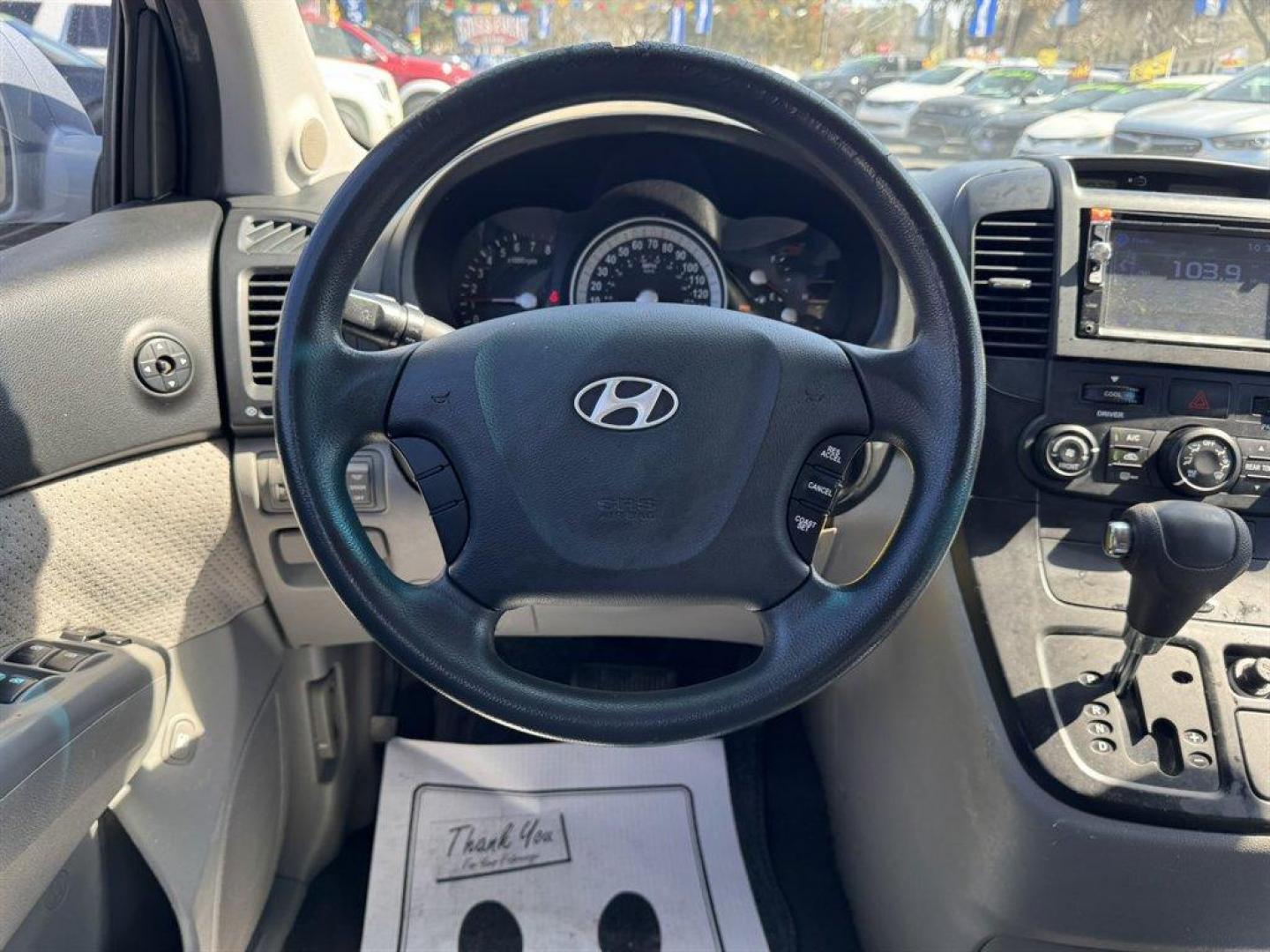 2008 Silver /Grey Hyundai Entourage (KNDMC233386) with an 3.8l V6 MPI Dohc 3.8l engine, Automatic transmission, located at 745 East Steele Rd., West Columbia, SC, 29170, (803) 755-9148, 33.927212, -81.148483 - Photo#7