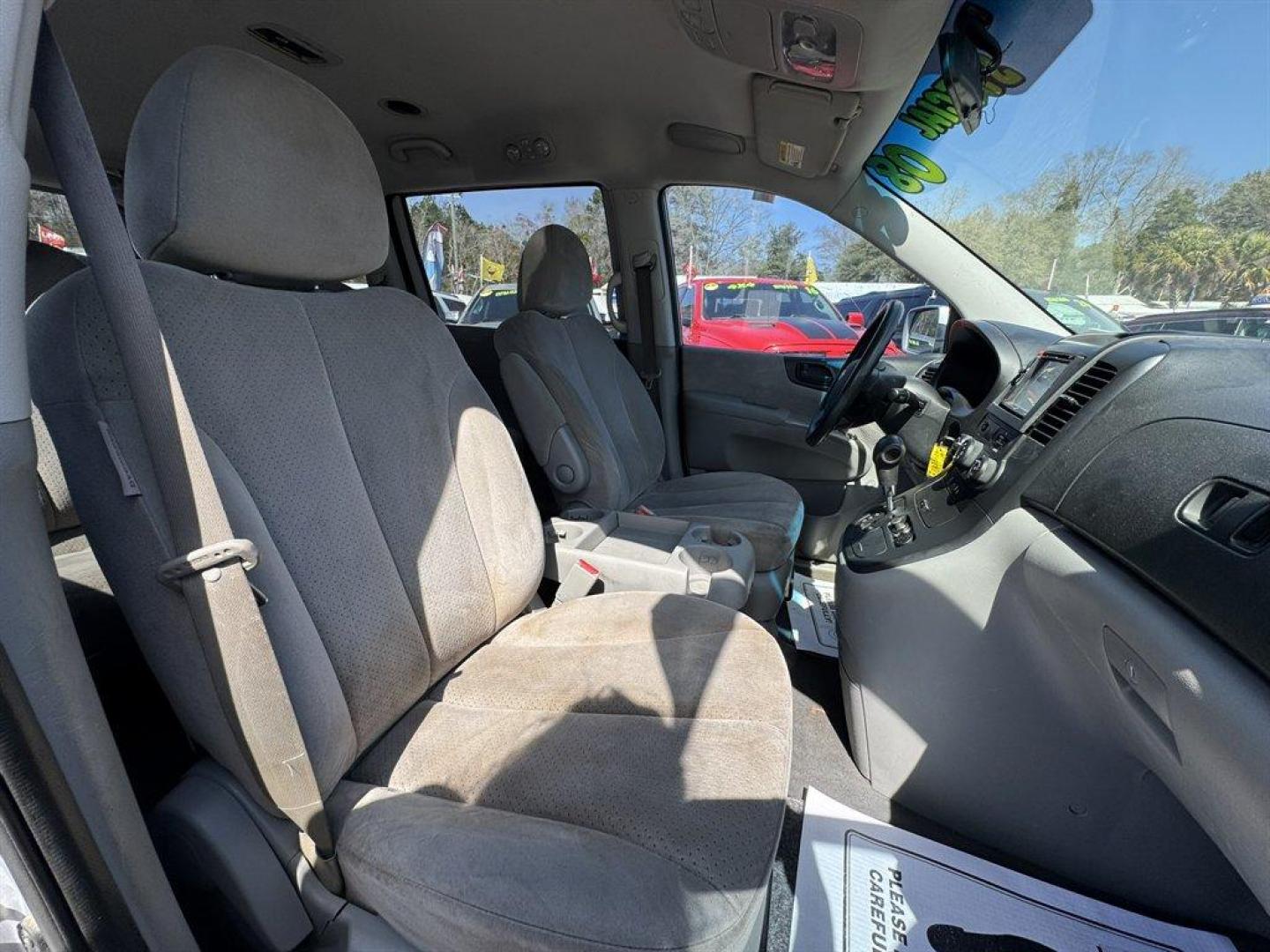 2008 Silver /Grey Hyundai Entourage (KNDMC233386) with an 3.8l V6 MPI Dohc 3.8l engine, Automatic transmission, located at 745 East Steele Rd., West Columbia, SC, 29170, (803) 755-9148, 33.927212, -81.148483 - Photo#20