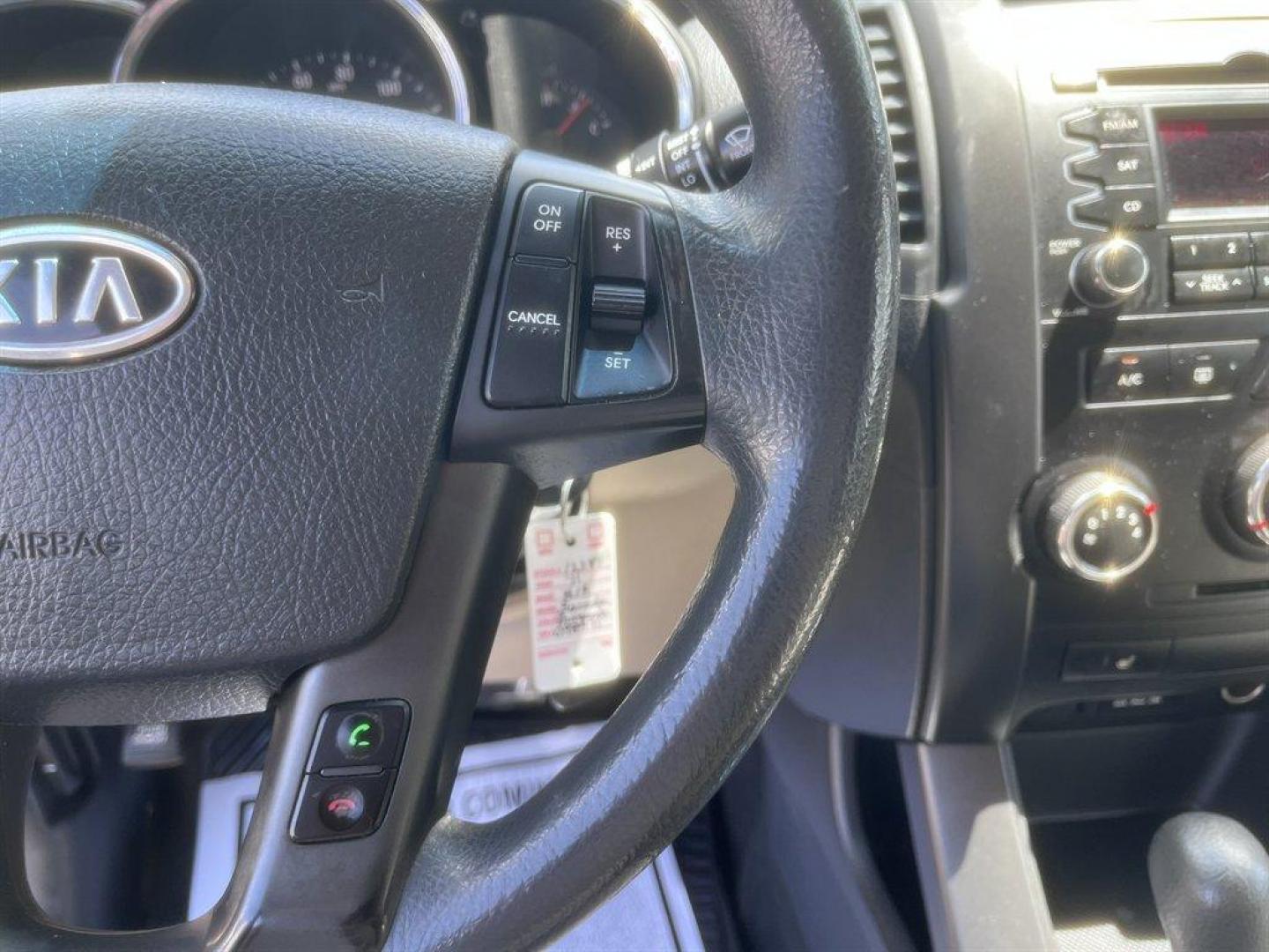 2011 Burgundy /Grey Kia Sorento (5XYKTCA10BG) with an 2.4l I-4 MPI Dohc Cvvt 2. engine, Automatic transmission, located at 745 East Steele Rd., West Columbia, SC, 29170, (803) 755-9148, 33.927212, -81.148483 - Special Internet Price! 2011 Kia Sorento - Photo#9