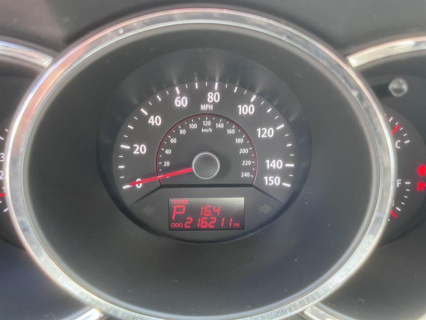 2011 Burgundy /Grey Kia Sorento (5XYKTCA10BG) with an 2.4l I-4 MPI Dohc Cvvt 2. engine, Automatic transmission, located at 745 East Steele Rd., West Columbia, SC, 29170, (803) 755-9148, 33.927212, -81.148483 - Special Internet Price! 2011 Kia Sorento - Photo#10