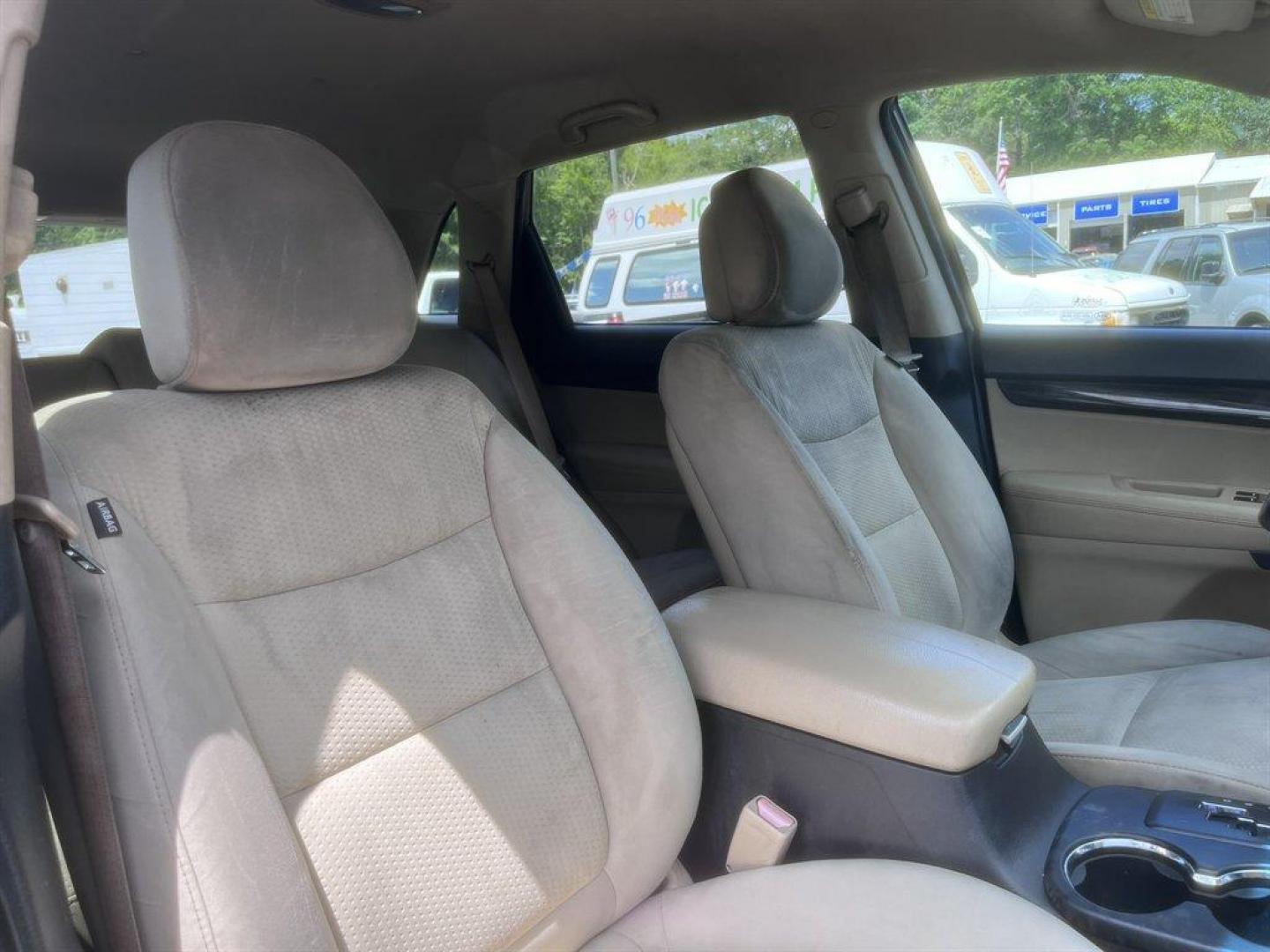 2011 Burgundy /Grey Kia Sorento (5XYKTCA10BG) with an 2.4l I-4 MPI Dohc Cvvt 2. engine, Automatic transmission, located at 745 East Steele Rd., West Columbia, SC, 29170, (803) 755-9148, 33.927212, -81.148483 - Special Internet Price! 2011 Kia Sorento - Photo#25