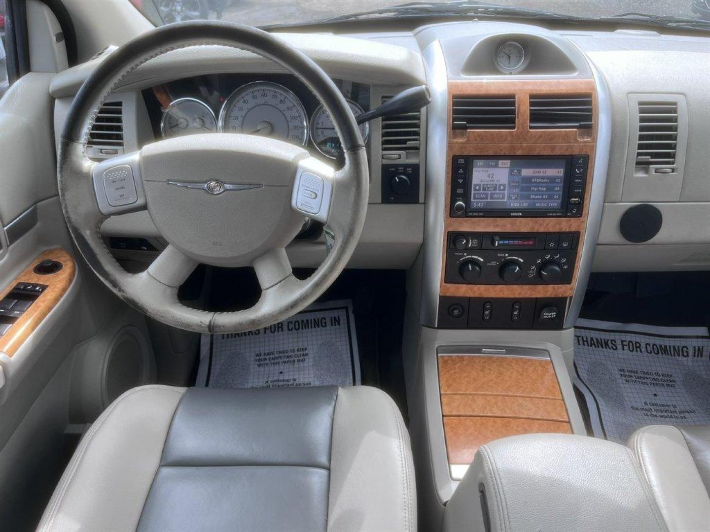 2008 Blue /Grey Chrysler Aspen (1A8HW58248F) with an 5.7l V8 SFI Hemi 5.7l engine, Automatic transmission, located at 745 East Steele Rd., West Columbia, SC, 29170, (803) 755-9148, 33.927212, -81.148483 - Special Internet Price! 2008 Chrysler Aspen with AM/FM radio, Cruise control, Backup camera, Sunroof, Leather interior, 3rd row seating, Rear entertainment, Powered driver seat, Powered windows, Powered door locks, Plus more! - Photo#6