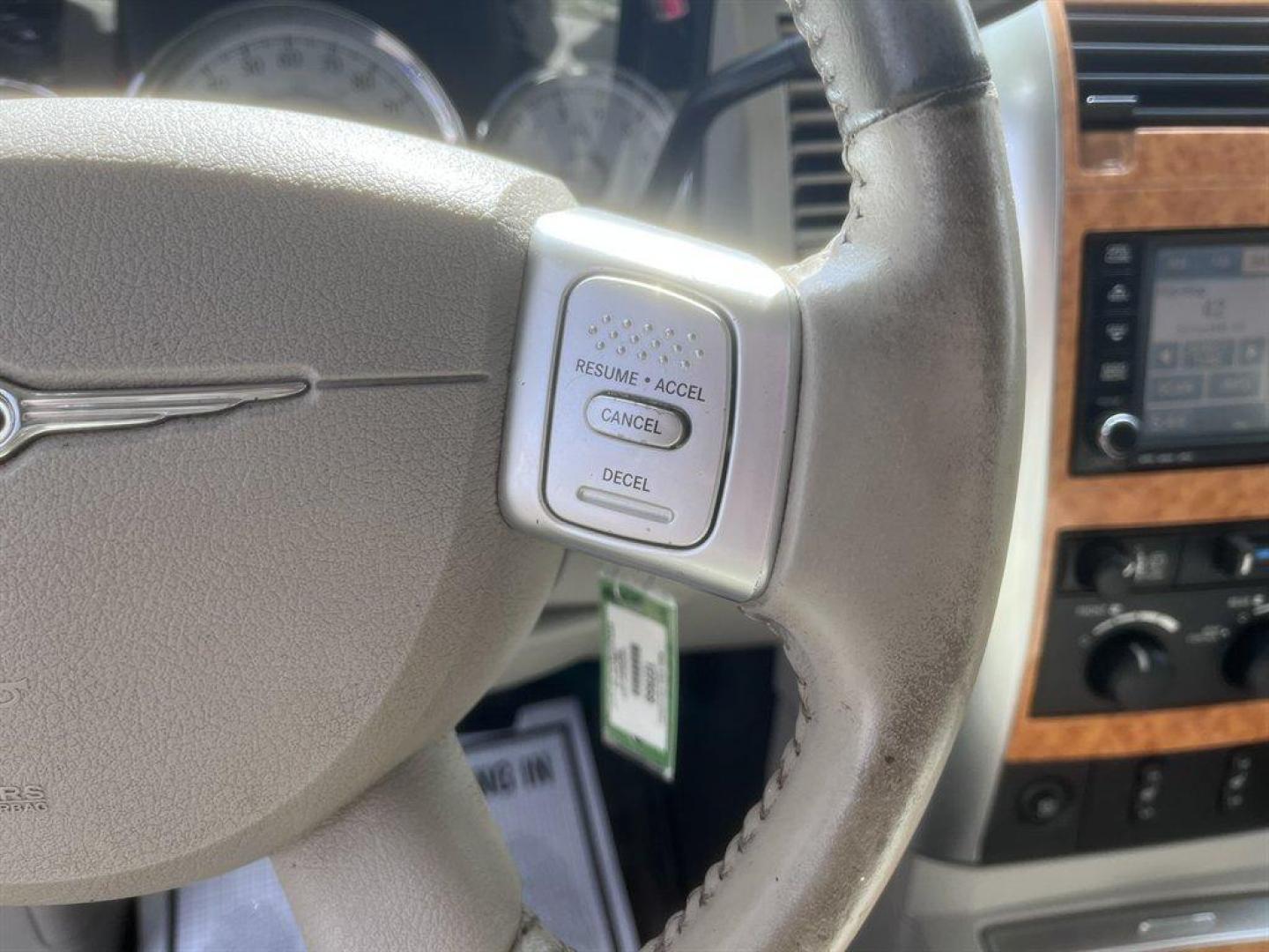 2008 Blue /Grey Chrysler Aspen (1A8HW58248F) with an 5.7l V8 SFI Hemi 5.7l engine, Automatic transmission, located at 745 East Steele Rd., West Columbia, SC, 29170, (803) 755-9148, 33.927212, -81.148483 - Special Internet Price! 2008 Chrysler Aspen with AM/FM radio, Cruise control, Backup camera, Sunroof, Leather interior, 3rd row seating, Rear entertainment, Powered driver seat, Powered windows, Powered door locks, Plus more! - Photo#9