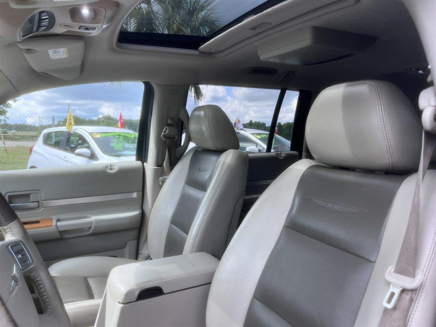 2008 Blue /Grey Chrysler Aspen (1A8HW58248F) with an 5.7l V8 SFI Hemi 5.7l engine, Automatic transmission, located at 745 East Steele Rd., West Columbia, SC, 29170, (803) 755-9148, 33.927212, -81.148483 - Special Internet Price! 2008 Chrysler Aspen with AM/FM radio, Cruise control, Backup camera, Sunroof, Leather interior, 3rd row seating, Rear entertainment, Powered driver seat, Powered windows, Powered door locks, Plus more! - Photo#19