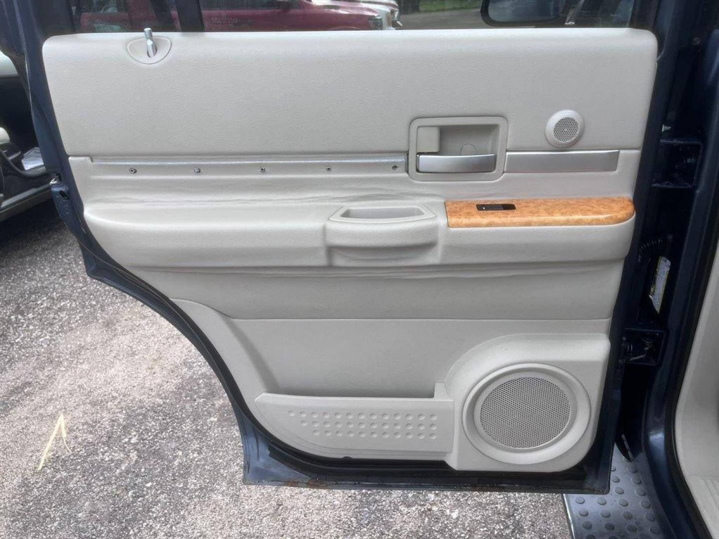 2008 Blue /Grey Chrysler Aspen (1A8HW58248F) with an 5.7l V8 SFI Hemi 5.7l engine, Automatic transmission, located at 745 East Steele Rd., West Columbia, SC, 29170, (803) 755-9148, 33.927212, -81.148483 - Special Internet Price! 2008 Chrysler Aspen with AM/FM radio, Cruise control, Backup camera, Sunroof, Leather interior, 3rd row seating, Rear entertainment, Powered driver seat, Powered windows, Powered door locks, Plus more! - Photo#21