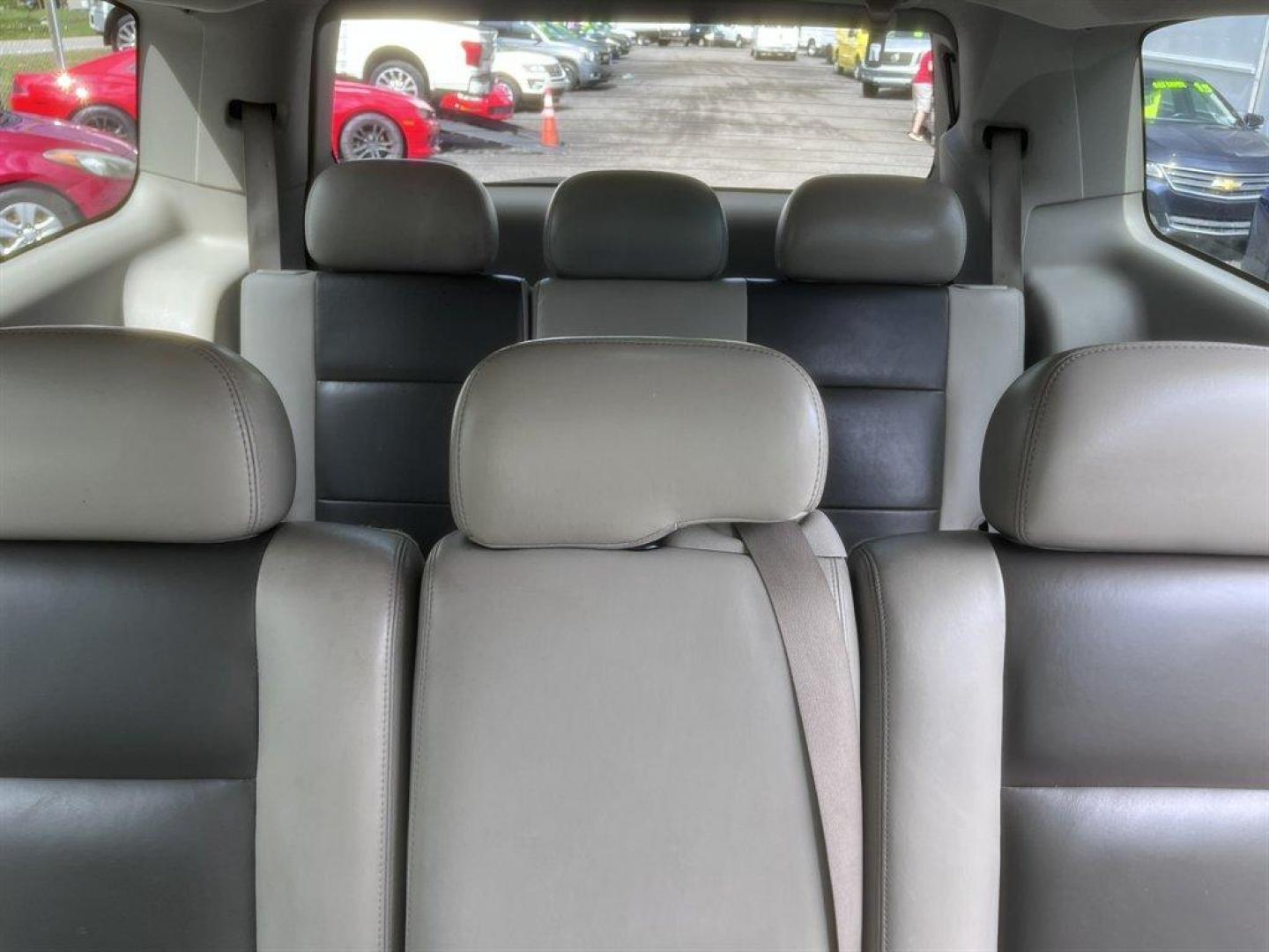 2008 Blue /Grey Chrysler Aspen (1A8HW58248F) with an 5.7l V8 SFI Hemi 5.7l engine, Automatic transmission, located at 745 East Steele Rd., West Columbia, SC, 29170, (803) 755-9148, 33.927212, -81.148483 - Special Internet Price! 2008 Chrysler Aspen with AM/FM radio, Cruise control, Backup camera, Sunroof, Leather interior, 3rd row seating, Rear entertainment, Powered driver seat, Powered windows, Powered door locks, Plus more! - Photo#25