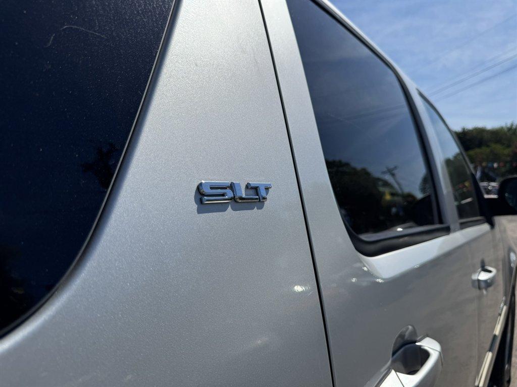 2011 Silver /Grey GMC Yukon XL (1GKS1KE02BR) with an 5.3l V8 SFI Flex 5.3l engine, Automatic transmission, located at 745 East Steele Rd., West Columbia, SC, 29170, (803) 755-9148, 33.927212, -81.148483- Photo#31