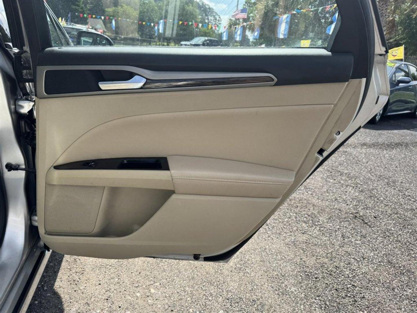 2014 Silver /Taupe Ford Fusion (3FA6P0HD5ER) with an 1.5l I-4 DI Dohc Ecoboost engine, Automatic transmission, located at 745 East Steele Rd., West Columbia, SC, 29170, (803) 755-9148, 33.927212, -81.148483 - Special Internet Price! 2014 Ford Fusion with AM/FM radio, Bluetooth, Backup camera, Navigation, Leather interior, Keyless entry, Sunroof, Powered windows, Powered door locks, Plus more! - Photo#27