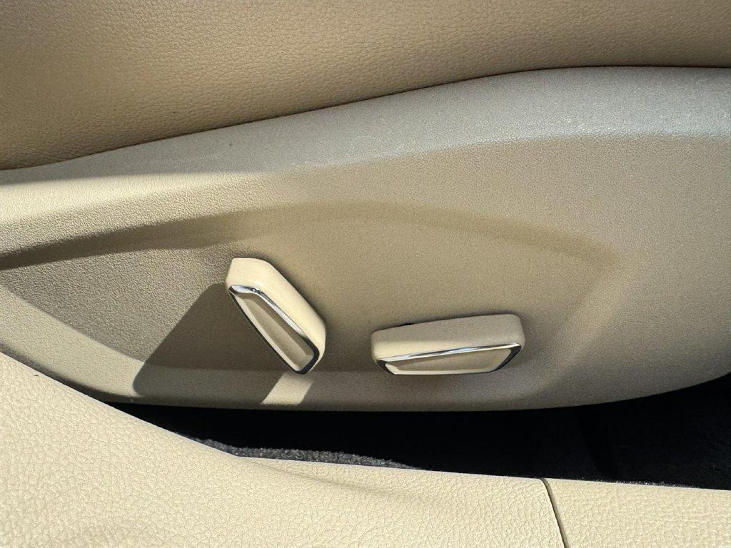 2014 Silver /Taupe Ford Fusion (3FA6P0HD5ER) with an 1.5l I-4 DI Dohc Ecoboost engine, Automatic transmission, located at 745 East Steele Rd., West Columbia, SC, 29170, (803) 755-9148, 33.927212, -81.148483 - Special Internet Price! 2014 Ford Fusion with AM/FM radio, Bluetooth, Backup camera, Navigation, Leather interior, Keyless entry, Sunroof, Powered windows, Powered door locks, Plus more! - Photo#31