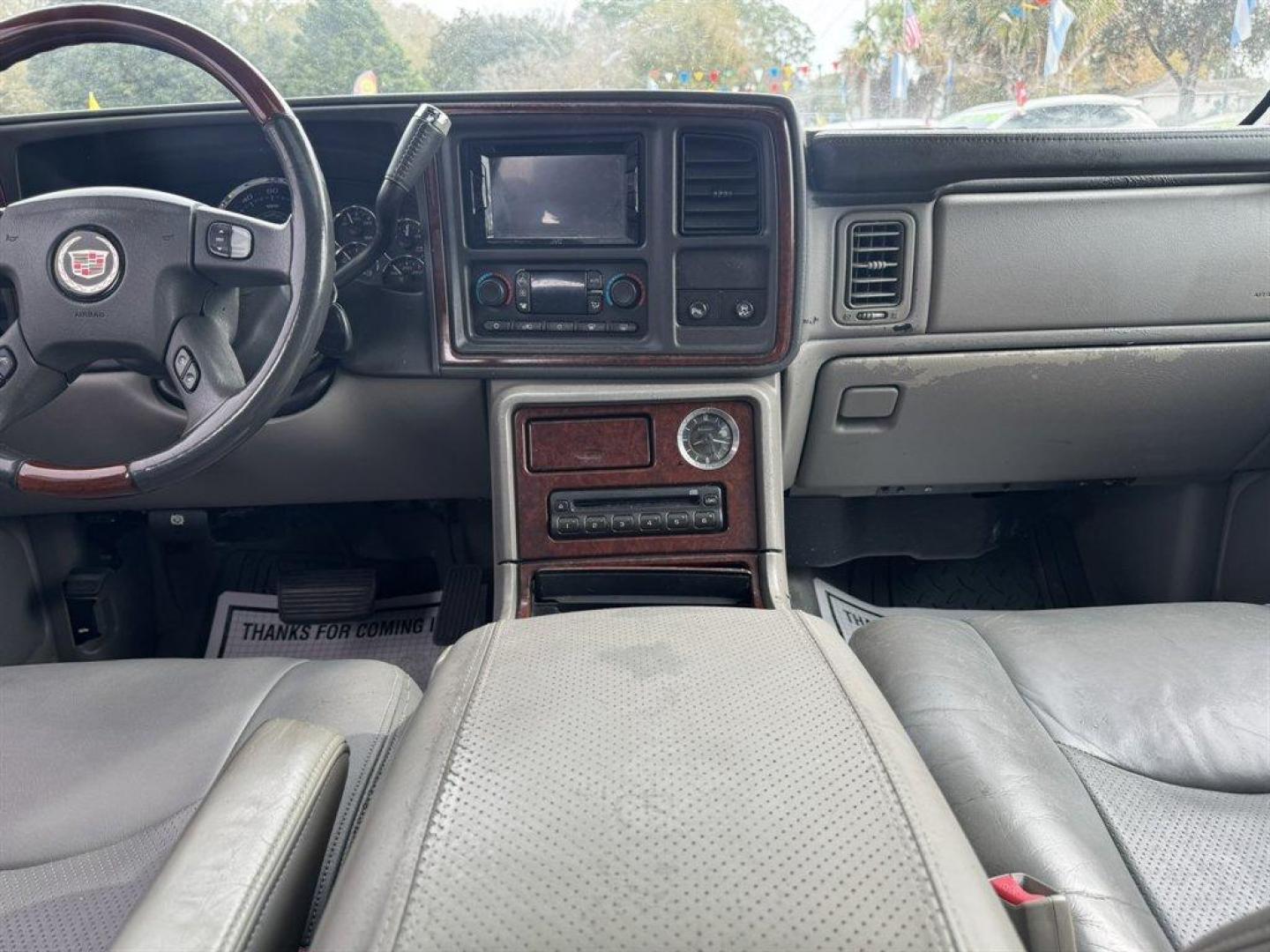 2005 Blue /Grey Cadillac Escalade (1GYEK63N45R) with an 6.0l V8 SFI 6.0l engine, Automatic transmission, located at 745 East Steele Rd., West Columbia, SC, 29170, (803) 755-9148, 33.927212, -81.148483 - Photo#11