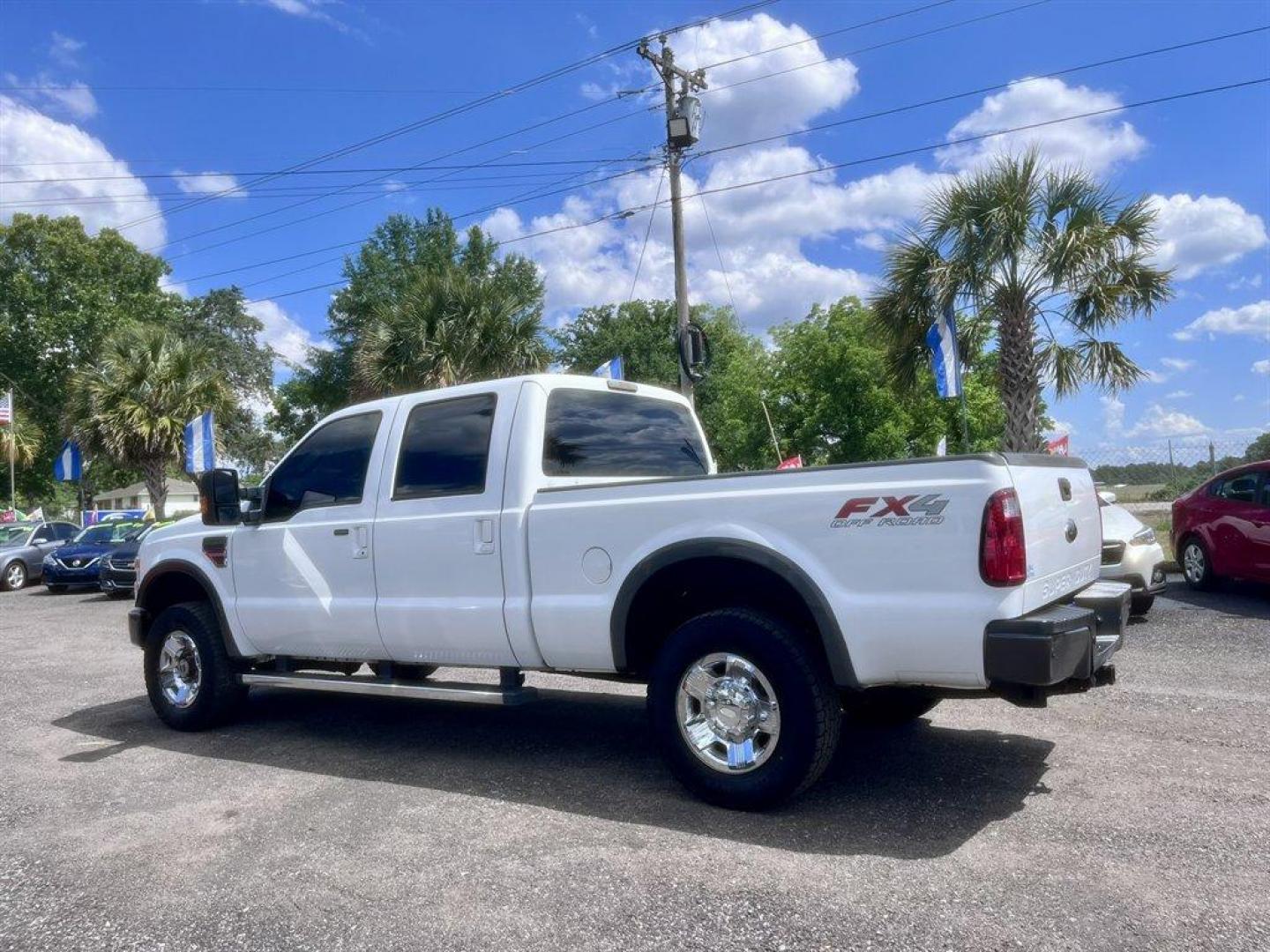 2008 White /Black Ford F250sd (1FTSW21R98E) with an 6.4l V8 FI DSL 6.4l engine, Automatic transmission, located at 745 East Steele Rd., West Columbia, SC, 29170, (803) 755-9148, 33.927212, -81.148483 - Special Internet Price! 2008 Ford250SD - Photo#5