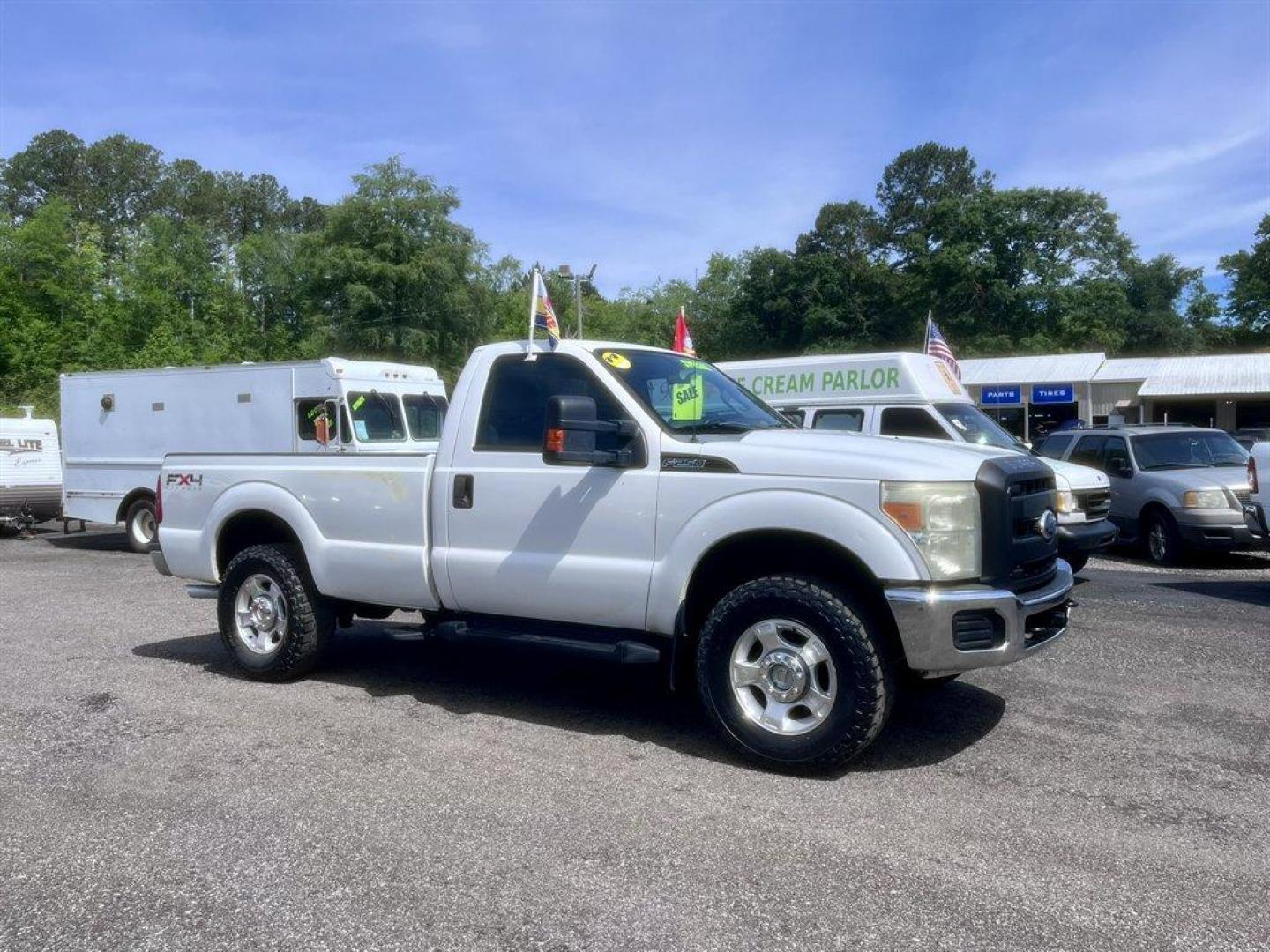 2011 White /Grey Ford F250sd (1FTBF2B65BE) with an 6.2l V8 EFI Sohc Flex 6.2 engine, Automatic transmission, located at 745 East Steele Rd., West Columbia, SC, 29170, (803) 755-9148, 33.927212, -81.148483 - Special Internet Price! 2011 Ford F250SD - Photo#2