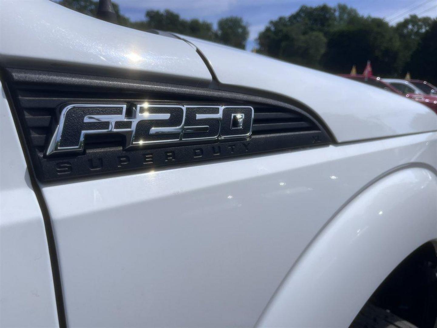 2011 White /Grey Ford F250sd (1FTBF2B65BE) with an 6.2l V8 EFI Sohc Flex 6.2 engine, Automatic transmission, located at 745 East Steele Rd., West Columbia, SC, 29170, (803) 755-9148, 33.927212, -81.148483 - Special Internet Price! 2011 Ford F250SD - Photo#20