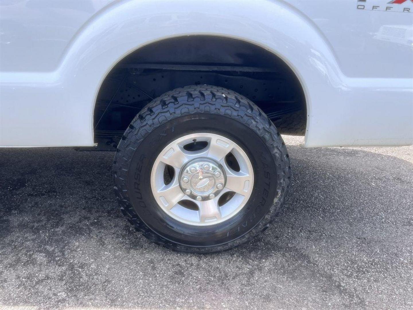 2011 White /Grey Ford F250sd (1FTBF2B65BE) with an 6.2l V8 EFI Sohc Flex 6.2 engine, Automatic transmission, located at 745 East Steele Rd., West Columbia, SC, 29170, (803) 755-9148, 33.927212, -81.148483 - Special Internet Price! 2011 Ford F250SD - Photo#24