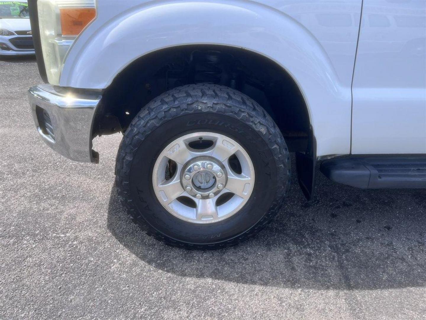 2011 White /Grey Ford F250sd (1FTBF2B65BE) with an 6.2l V8 EFI Sohc Flex 6.2 engine, Automatic transmission, located at 745 East Steele Rd., West Columbia, SC, 29170, (803) 755-9148, 33.927212, -81.148483 - Special Internet Price! 2011 Ford F250SD - Photo#25