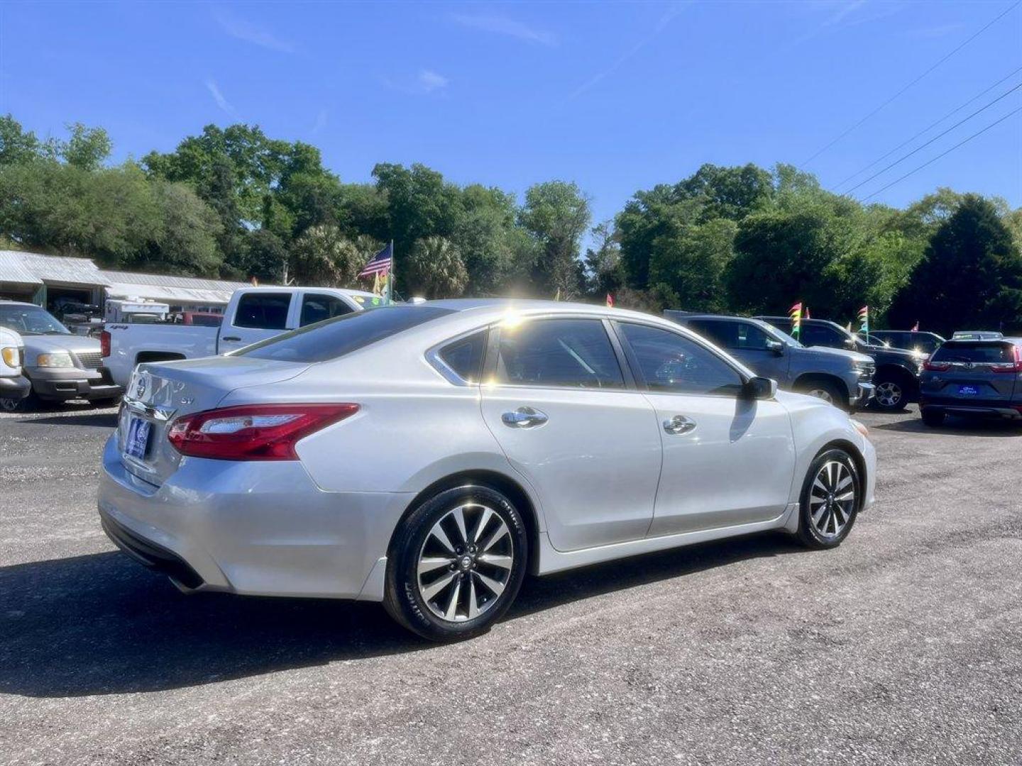 2017 Silver /Black Nissan Altima (1N4AL3AP0HC) with an 2.5l I-4 Smpi Dohc Cvtcs engine, Automatic transmission, located at 745 East Steele Rd., West Columbia, SC, 29170, (803) 755-9148, 33.927212, -81.148483 - Special Internet Price! 2017 Nissan Altima with AM/FM radio, Bluetooth, Cruise control, Backup camera, Powered driver seat, Cloth interior, Push to start, Keyless entry, Powered windows, Powered door locks, Plus more! - Photo#3