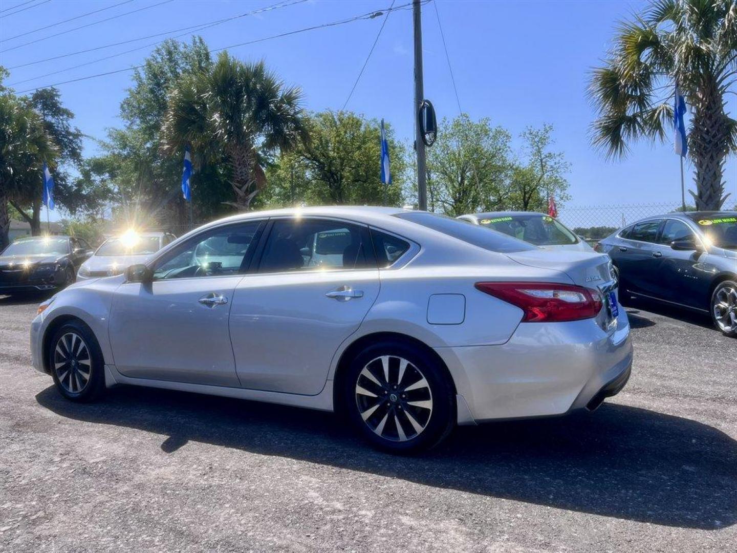 2017 Silver /Black Nissan Altima (1N4AL3AP0HC) with an 2.5l I-4 Smpi Dohc Cvtcs engine, Automatic transmission, located at 745 East Steele Rd., West Columbia, SC, 29170, (803) 755-9148, 33.927212, -81.148483 - Special Internet Price! 2017 Nissan Altima with AM/FM radio, Bluetooth, Cruise control, Backup camera, Powered driver seat, Cloth interior, Push to start, Keyless entry, Powered windows, Powered door locks, Plus more! - Photo#5