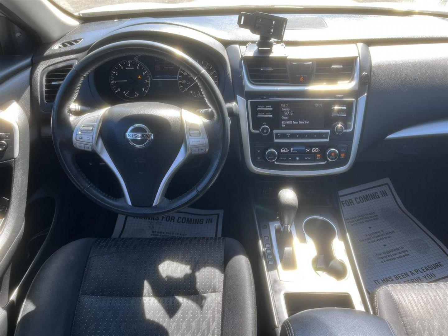 2017 Silver /Black Nissan Altima (1N4AL3AP0HC) with an 2.5l I-4 Smpi Dohc Cvtcs engine, Automatic transmission, located at 745 East Steele Rd., West Columbia, SC, 29170, (803) 755-9148, 33.927212, -81.148483 - Special Internet Price! 2017 Nissan Altima with AM/FM radio, Bluetooth, Cruise control, Backup camera, Powered driver seat, Cloth interior, Push to start, Keyless entry, Powered windows, Powered door locks, Plus more! - Photo#6