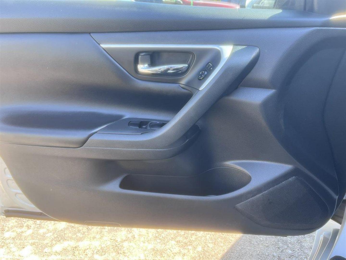 2017 Silver /Black Nissan Altima (1N4AL3AP0HC) with an 2.5l I-4 Smpi Dohc Cvtcs engine, Automatic transmission, located at 745 East Steele Rd., West Columbia, SC, 29170, (803) 755-9148, 33.927212, -81.148483 - Special Internet Price! 2017 Nissan Altima with AM/FM radio, Bluetooth, Cruise control, Backup camera, Powered driver seat, Cloth interior, Push to start, Keyless entry, Powered windows, Powered door locks, Plus more! - Photo#16