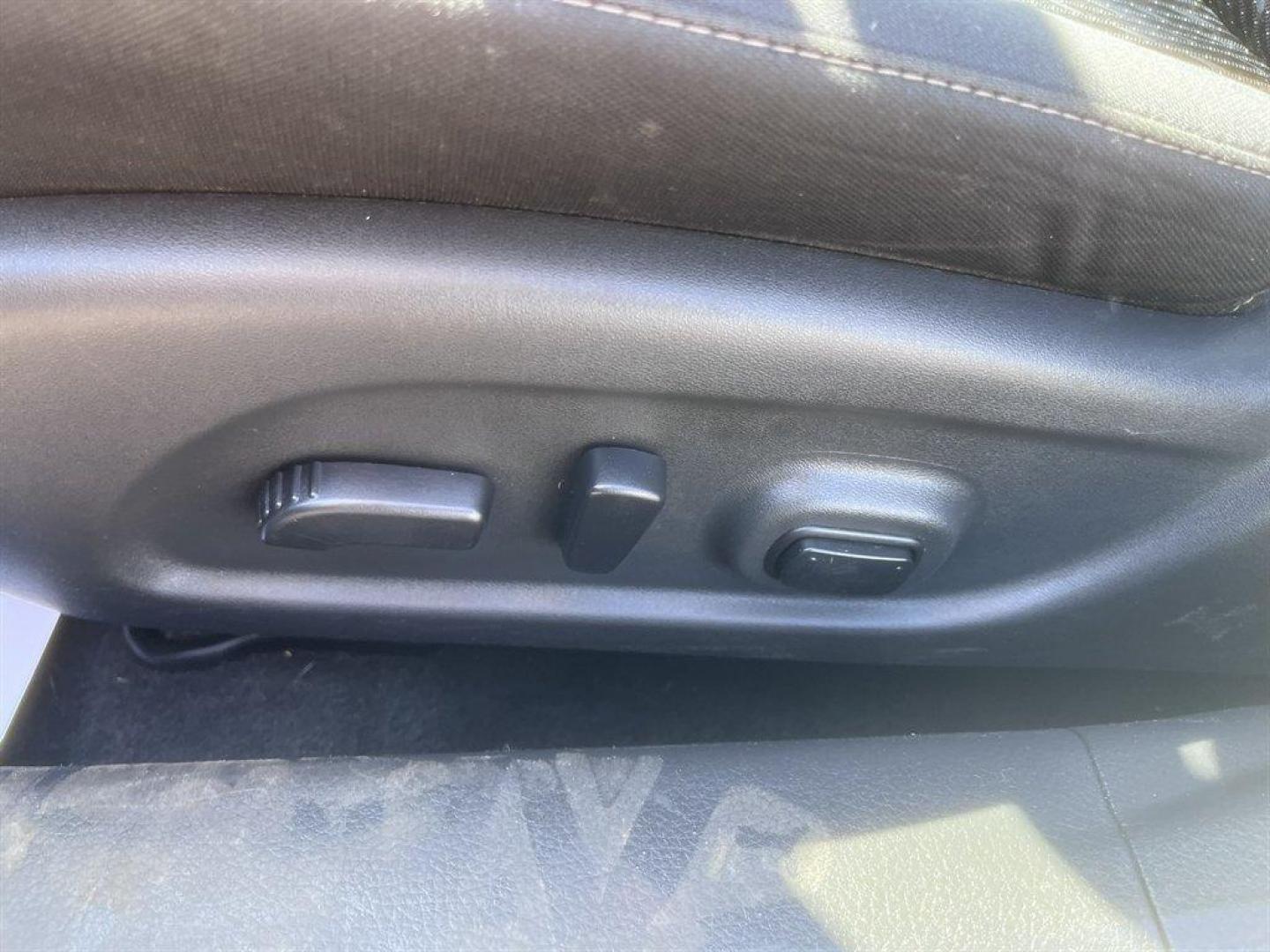 2017 Silver /Black Nissan Altima (1N4AL3AP0HC) with an 2.5l I-4 Smpi Dohc Cvtcs engine, Automatic transmission, located at 745 East Steele Rd., West Columbia, SC, 29170, (803) 755-9148, 33.927212, -81.148483 - Special Internet Price! 2017 Nissan Altima with AM/FM radio, Bluetooth, Cruise control, Backup camera, Powered driver seat, Cloth interior, Push to start, Keyless entry, Powered windows, Powered door locks, Plus more! - Photo#19