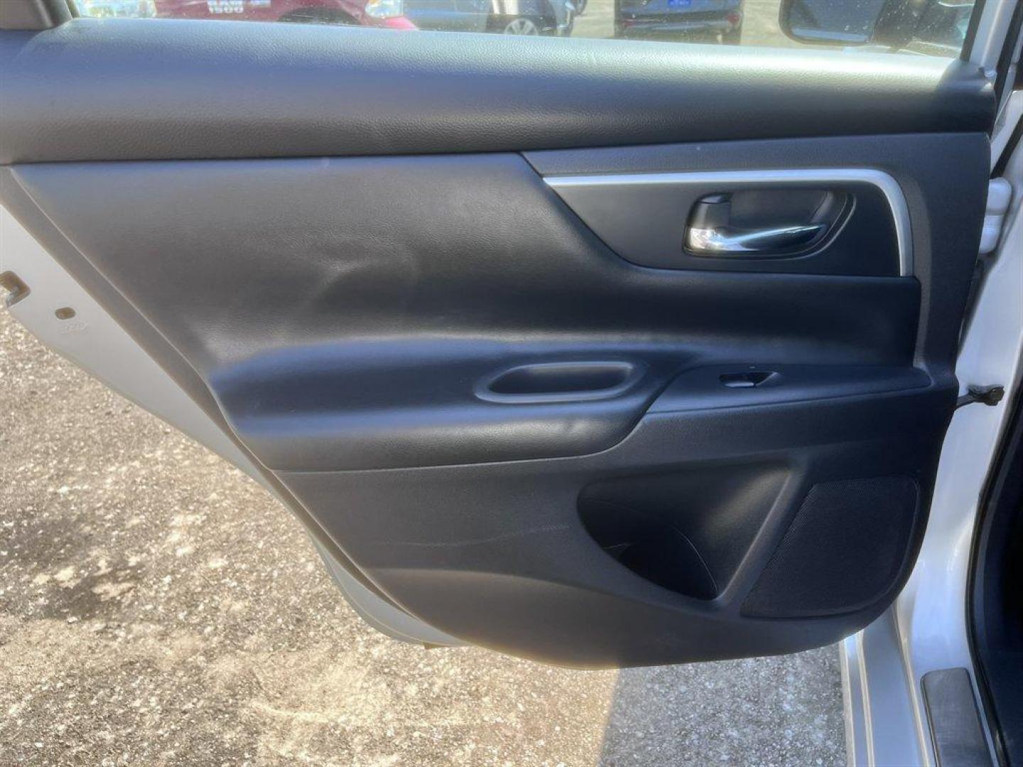 2017 Silver /Black Nissan Altima (1N4AL3AP0HC) with an 2.5l I-4 Smpi Dohc Cvtcs engine, Automatic transmission, located at 745 East Steele Rd., West Columbia, SC, 29170, (803) 755-9148, 33.927212, -81.148483 - Special Internet Price! 2017 Nissan Altima with AM/FM radio, Bluetooth, Cruise control, Backup camera, Powered driver seat, Cloth interior, Push to start, Keyless entry, Powered windows, Powered door locks, Plus more! - Photo#20