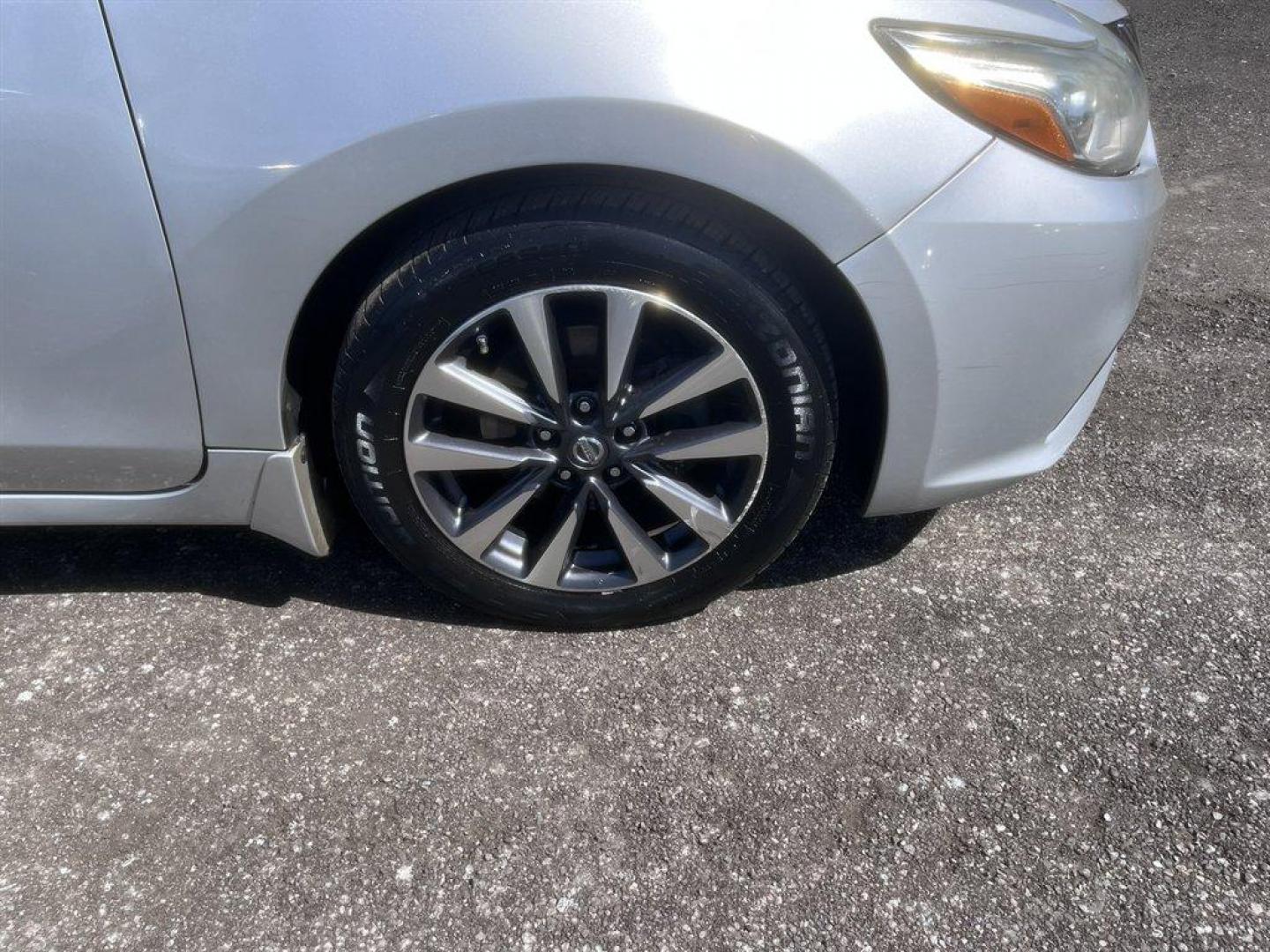 2017 Silver /Black Nissan Altima (1N4AL3AP0HC) with an 2.5l I-4 Smpi Dohc Cvtcs engine, Automatic transmission, located at 745 East Steele Rd., West Columbia, SC, 29170, (803) 755-9148, 33.927212, -81.148483 - Special Internet Price! 2017 Nissan Altima with AM/FM radio, Bluetooth, Cruise control, Backup camera, Powered driver seat, Cloth interior, Push to start, Keyless entry, Powered windows, Powered door locks, Plus more! - Photo#27