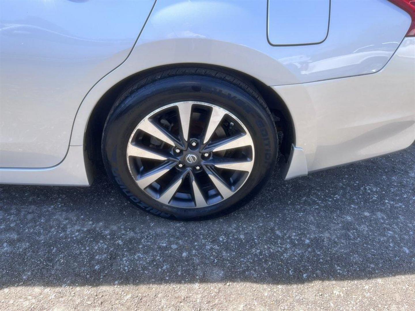 2017 Silver /Black Nissan Altima (1N4AL3AP0HC) with an 2.5l I-4 Smpi Dohc Cvtcs engine, Automatic transmission, located at 745 East Steele Rd., West Columbia, SC, 29170, (803) 755-9148, 33.927212, -81.148483 - Special Internet Price! 2017 Nissan Altima with AM/FM radio, Bluetooth, Cruise control, Backup camera, Powered driver seat, Cloth interior, Push to start, Keyless entry, Powered windows, Powered door locks, Plus more! - Photo#29