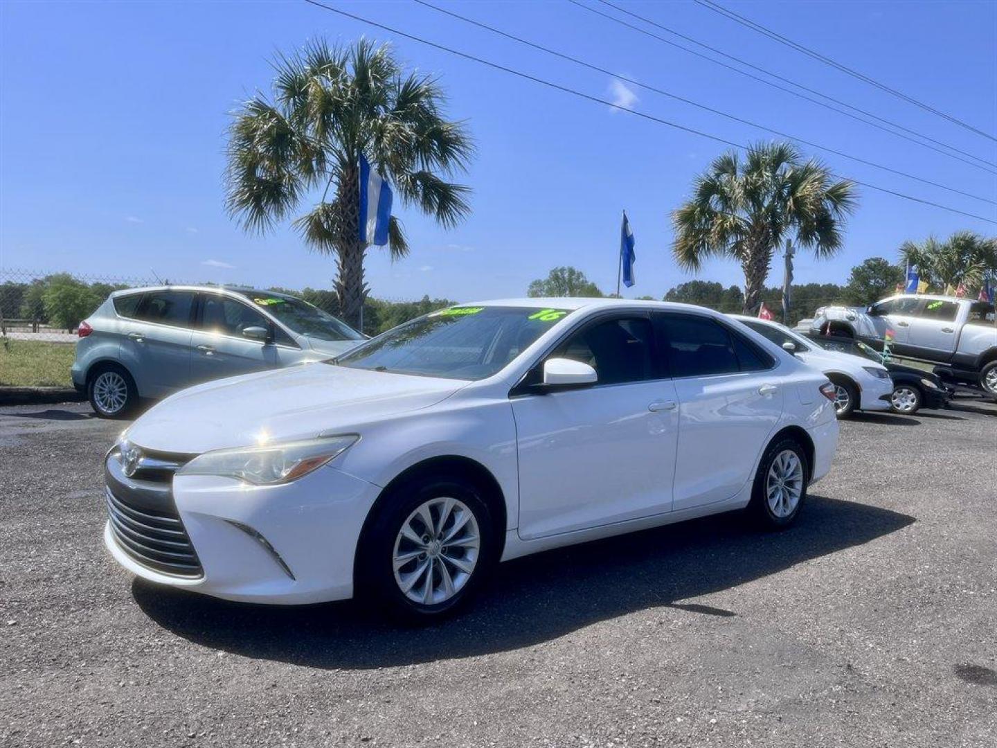 2016 White /Tan Toyota Camry (4T1BF1FK9GU) with an 2.5l I-4 SFI Dohc VVT-I 2 engine, Automatic transmission, located at 745 East Steele Rd., West Columbia, SC, 29170, (803) 755-9148, 33.927212, -81.148483 - Special Internet Price! 2016 Toyota Camry LE with AM/FM radio, Backup camera, Cruise control, Cloth interior, Keyless entry, Powered driver seat, Powered windows, Powered door locks, Plus more! - Photo#0