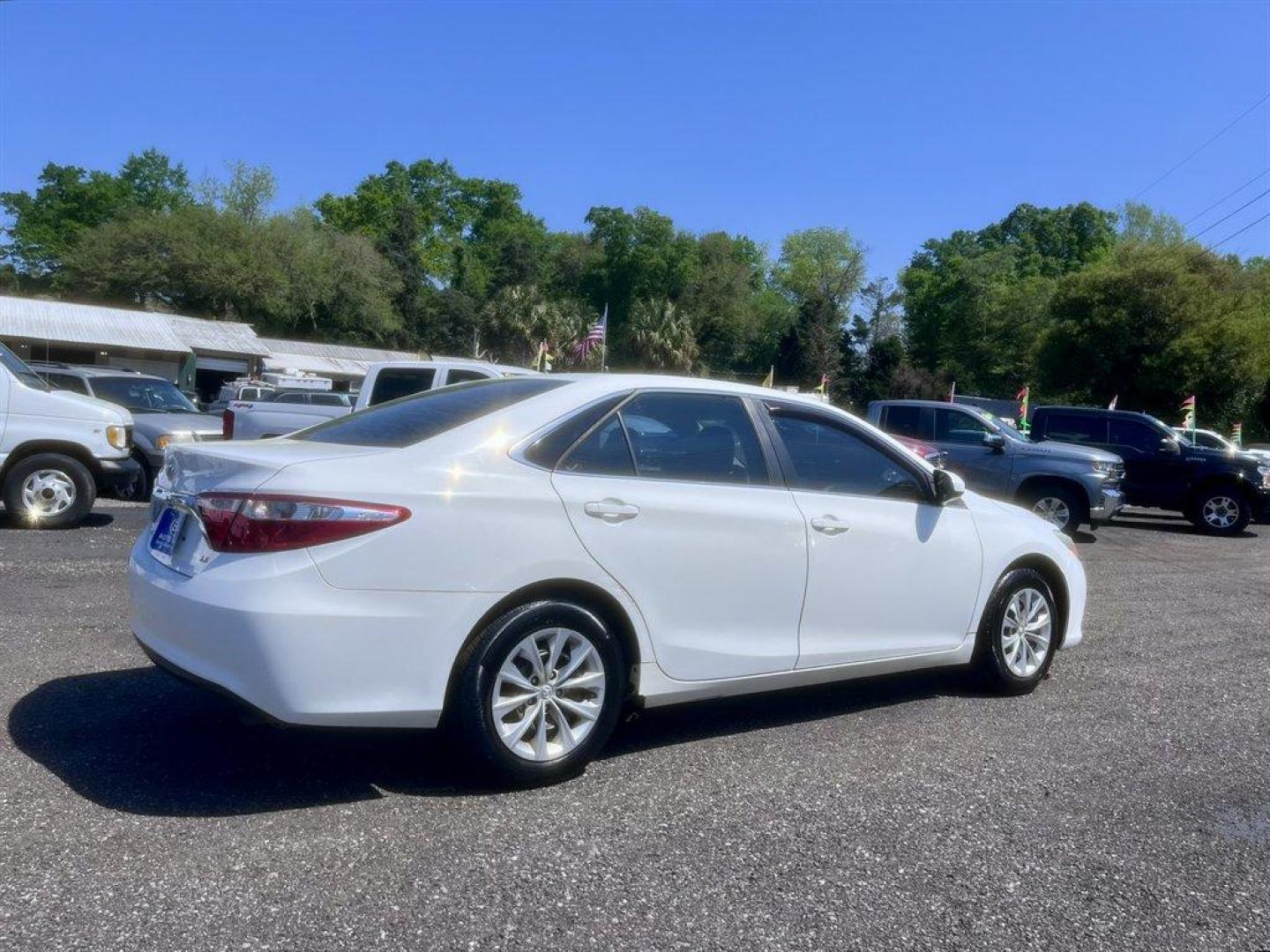 2016 White /Tan Toyota Camry (4T1BF1FK9GU) with an 2.5l I-4 SFI Dohc VVT-I 2 engine, Automatic transmission, located at 745 East Steele Rd., West Columbia, SC, 29170, (803) 755-9148, 33.927212, -81.148483 - Special Internet Price! 2016 Toyota Camry LE with AM/FM radio, Backup camera, Cruise control, Cloth interior, Keyless entry, Powered driver seat, Powered windows, Powered door locks, Plus more! - Photo#3