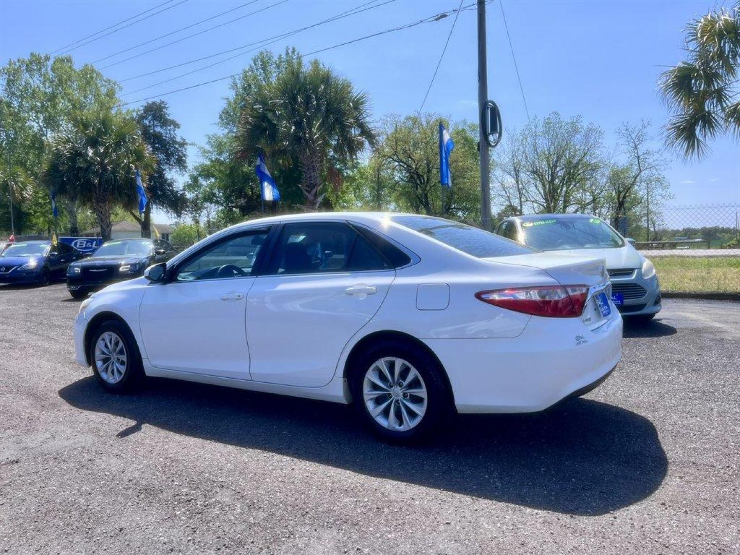2016 White /Tan Toyota Camry (4T1BF1FK9GU) with an 2.5l I-4 SFI Dohc VVT-I 2 engine, Automatic transmission, located at 745 East Steele Rd., West Columbia, SC, 29170, (803) 755-9148, 33.927212, -81.148483 - Special Internet Price! 2016 Toyota Camry LE with AM/FM radio, Backup camera, Cruise control, Cloth interior, Keyless entry, Powered driver seat, Powered windows, Powered door locks, Plus more! - Photo#5