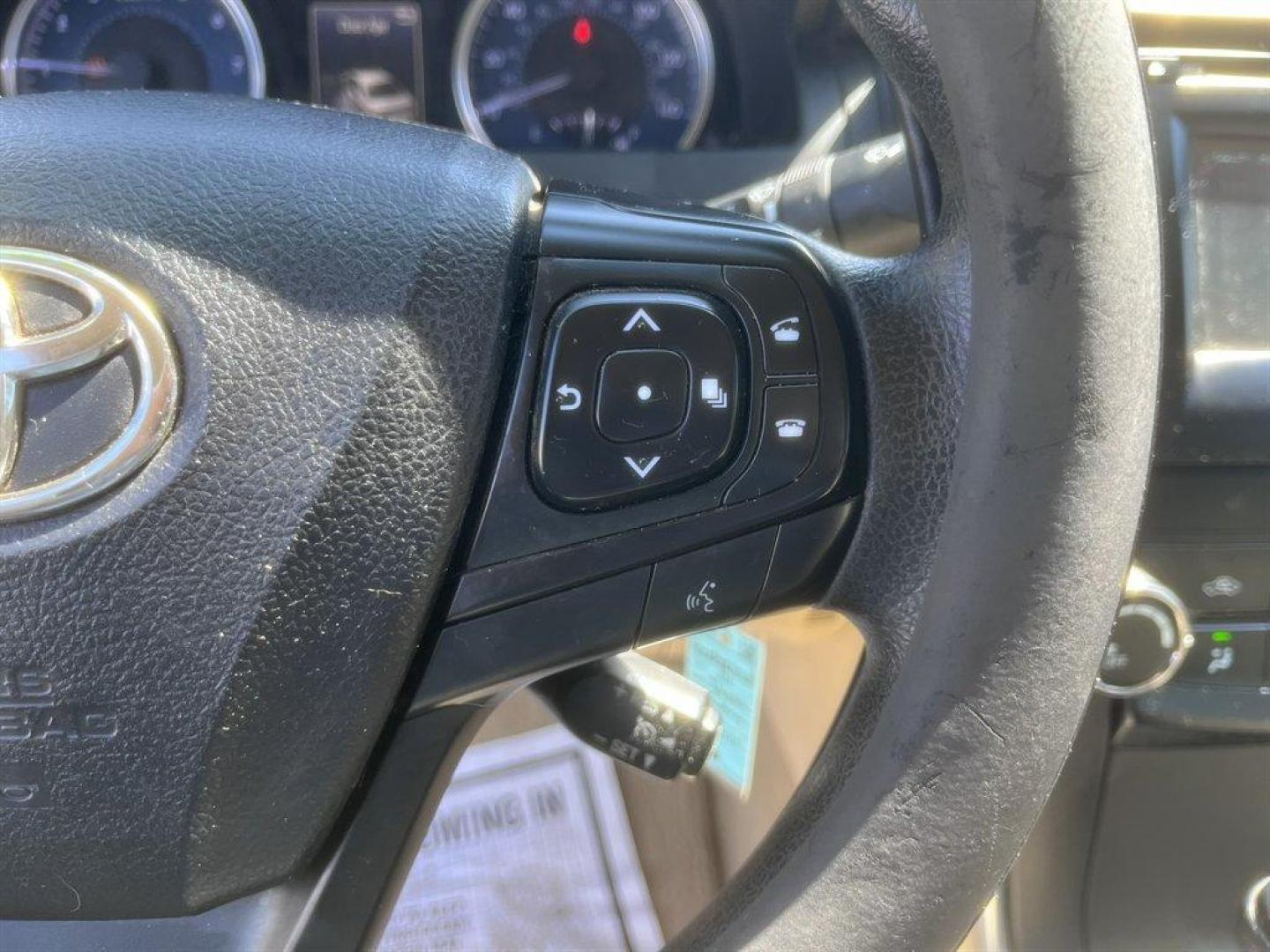 2016 White /Tan Toyota Camry (4T1BF1FK9GU) with an 2.5l I-4 SFI Dohc VVT-I 2 engine, Automatic transmission, located at 745 East Steele Rd., West Columbia, SC, 29170, (803) 755-9148, 33.927212, -81.148483 - Special Internet Price! 2016 Toyota Camry LE with AM/FM radio, Backup camera, Cruise control, Cloth interior, Keyless entry, Powered driver seat, Powered windows, Powered door locks, Plus more! - Photo#9