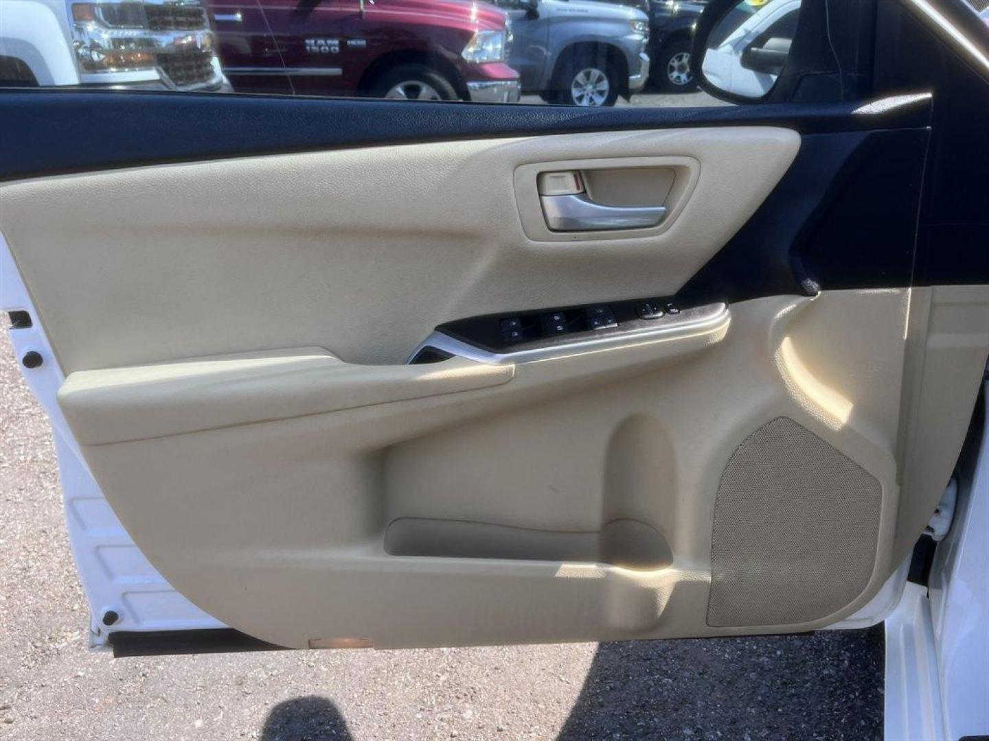 2016 White /Tan Toyota Camry (4T1BF1FK9GU) with an 2.5l I-4 SFI Dohc VVT-I 2 engine, Automatic transmission, located at 745 East Steele Rd., West Columbia, SC, 29170, (803) 755-9148, 33.927212, -81.148483 - Special Internet Price! 2016 Toyota Camry LE with AM/FM radio, Backup camera, Cruise control, Cloth interior, Keyless entry, Powered driver seat, Powered windows, Powered door locks, Plus more! - Photo#18