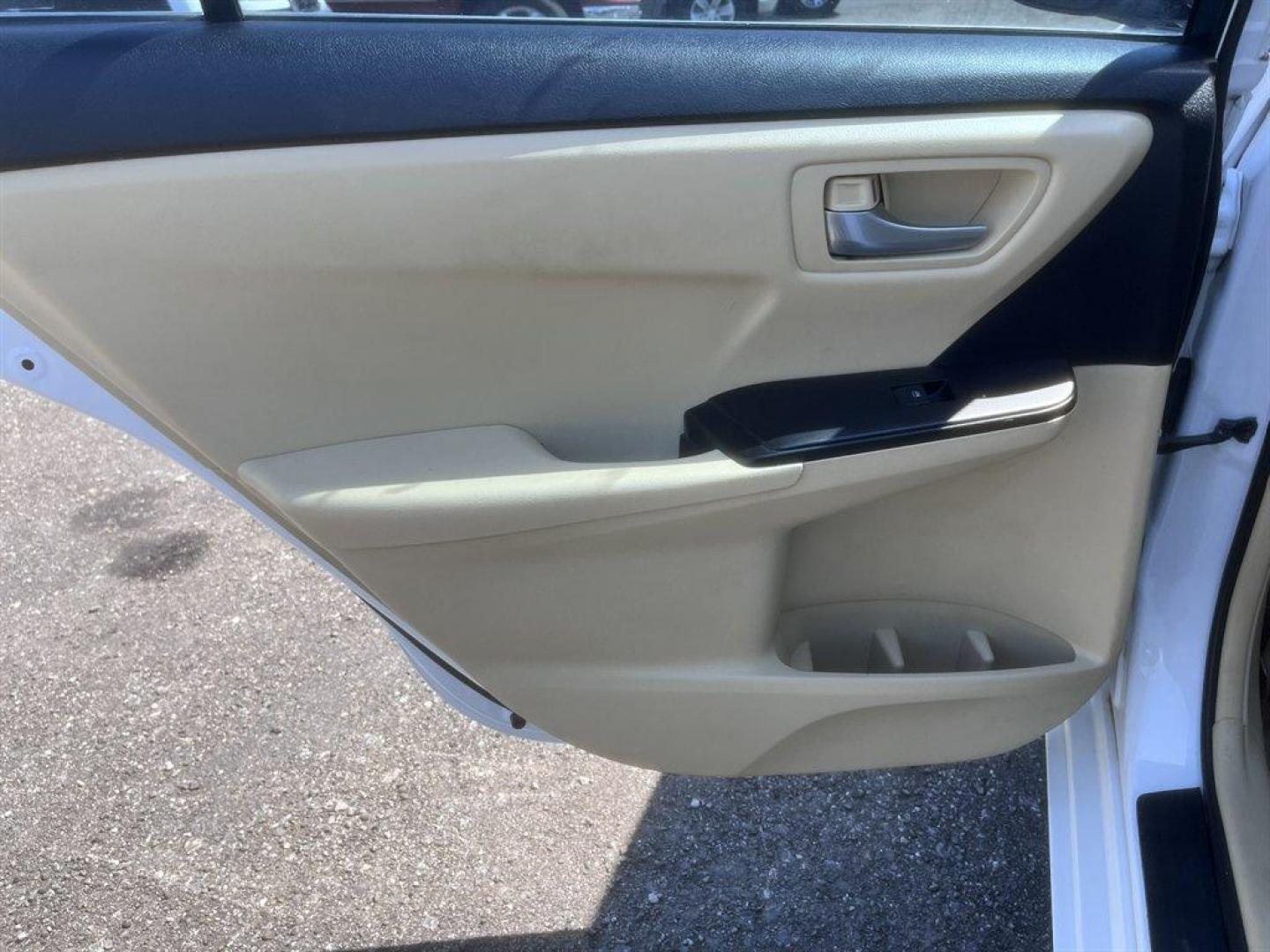 2016 White /Tan Toyota Camry (4T1BF1FK9GU) with an 2.5l I-4 SFI Dohc VVT-I 2 engine, Automatic transmission, located at 745 East Steele Rd., West Columbia, SC, 29170, (803) 755-9148, 33.927212, -81.148483 - Special Internet Price! 2016 Toyota Camry LE with AM/FM radio, Backup camera, Cruise control, Cloth interior, Keyless entry, Powered driver seat, Powered windows, Powered door locks, Plus more! - Photo#22