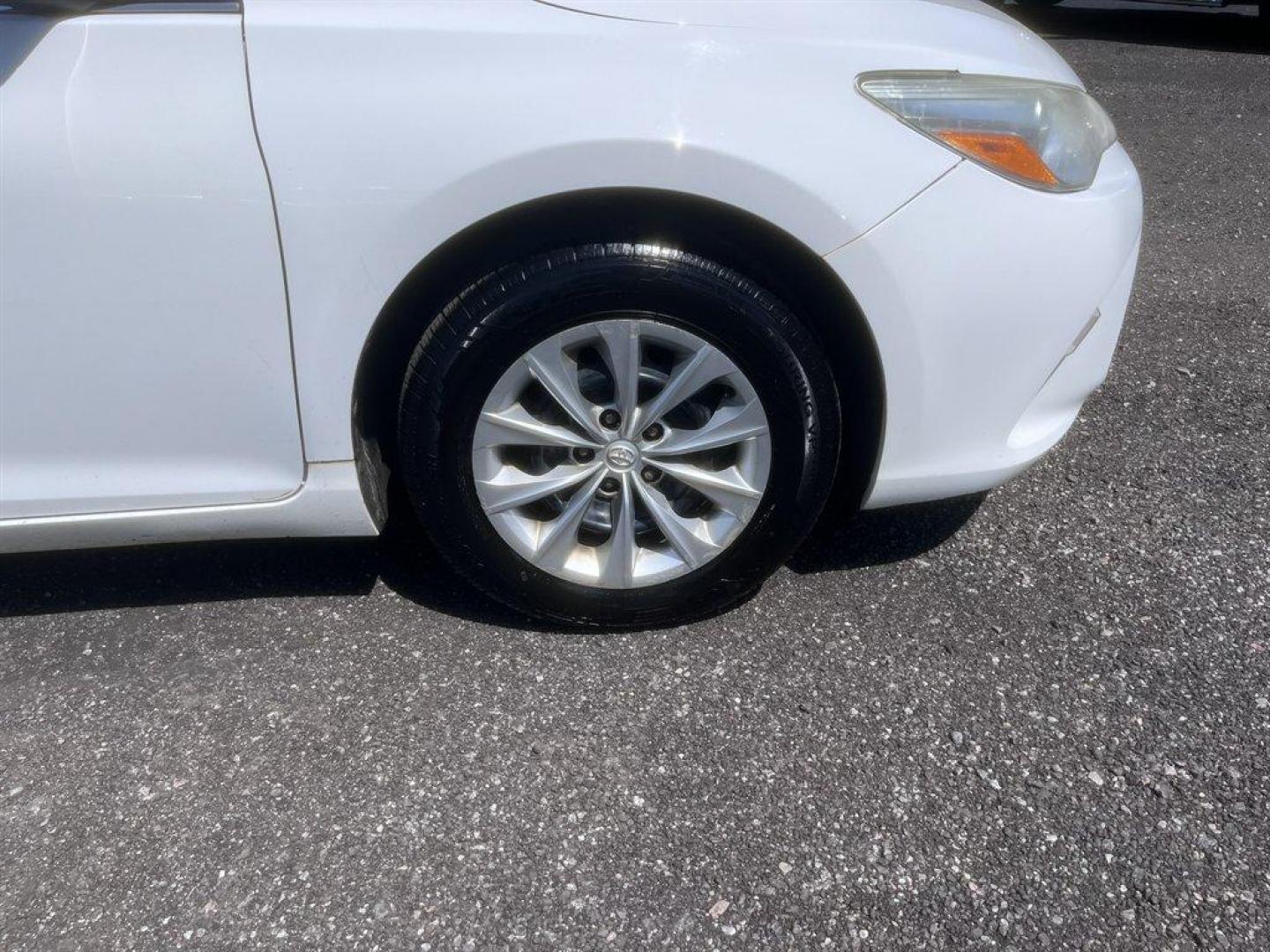 2016 White /Tan Toyota Camry (4T1BF1FK9GU) with an 2.5l I-4 SFI Dohc VVT-I 2 engine, Automatic transmission, located at 745 East Steele Rd., West Columbia, SC, 29170, (803) 755-9148, 33.927212, -81.148483 - Special Internet Price! 2016 Toyota Camry LE with AM/FM radio, Backup camera, Cruise control, Cloth interior, Keyless entry, Powered driver seat, Powered windows, Powered door locks, Plus more! - Photo#29