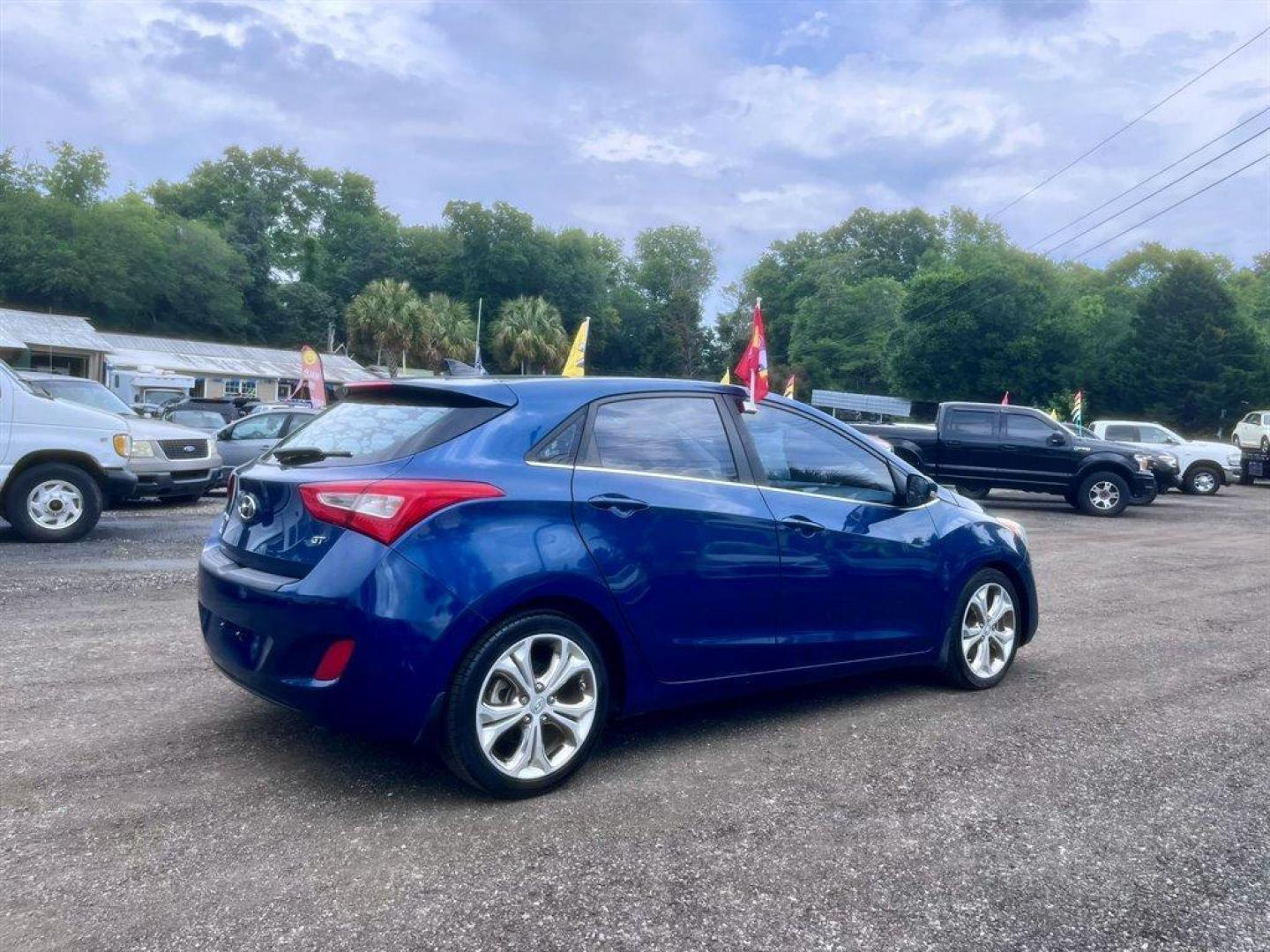 2014 Blue /Black Hyundai Elantra (KMHD35LHXEU) with an 2.0l I-4 DI Dohc Cvvt 2.0 engine, Automatic transmission, located at 745 East Steele Rd., West Columbia, SC, 29170, (803) 755-9148, 33.927212, -81.148483 - Special Internet Price! 2014 Hyundai Elantra with AM/FM radio, Backup camera, Bluetooth, Navigation, Sunroof, Cruise control, Leather interior, Powered windows, Powered door locks, Plus more! - Photo#2