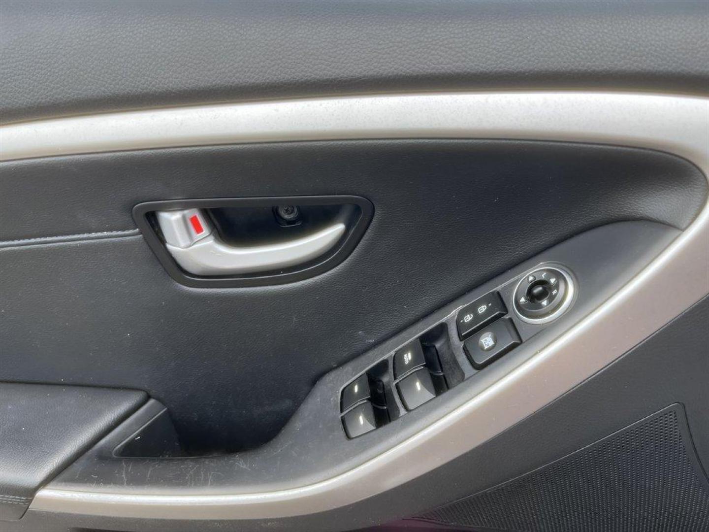 2014 Blue /Black Hyundai Elantra (KMHD35LHXEU) with an 2.0l I-4 DI Dohc Cvvt 2.0 engine, Automatic transmission, located at 745 East Steele Rd., West Columbia, SC, 29170, (803) 755-9148, 33.927212, -81.148483 - Special Internet Price! 2014 Hyundai Elantra with AM/FM radio, Backup camera, Bluetooth, Navigation, Sunroof, Cruise control, Leather interior, Powered windows, Powered door locks, Plus more! - Photo#19