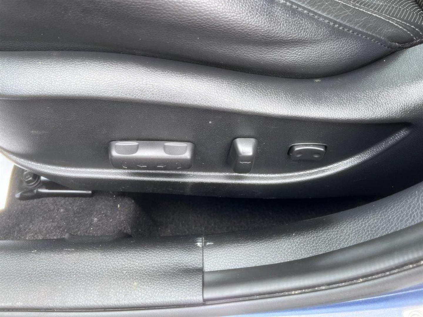 2014 Blue /Black Hyundai Elantra (KMHD35LHXEU) with an 2.0l I-4 DI Dohc Cvvt 2.0 engine, Automatic transmission, located at 745 East Steele Rd., West Columbia, SC, 29170, (803) 755-9148, 33.927212, -81.148483 - Special Internet Price! 2014 Hyundai Elantra with AM/FM radio, Backup camera, Bluetooth, Navigation, Sunroof, Cruise control, Leather interior, Powered windows, Powered door locks, Plus more! - Photo#21