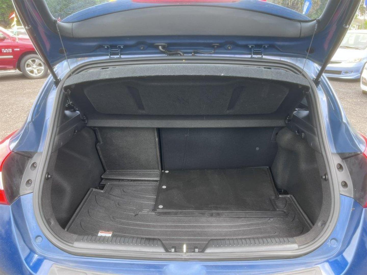 2014 Blue /Black Hyundai Elantra (KMHD35LHXEU) with an 2.0l I-4 DI Dohc Cvvt 2.0 engine, Automatic transmission, located at 745 East Steele Rd., West Columbia, SC, 29170, (803) 755-9148, 33.927212, -81.148483 - Special Internet Price! 2014 Hyundai Elantra with AM/FM radio, Backup camera, Bluetooth, Navigation, Sunroof, Cruise control, Leather interior, Powered windows, Powered door locks, Plus more! - Photo#28