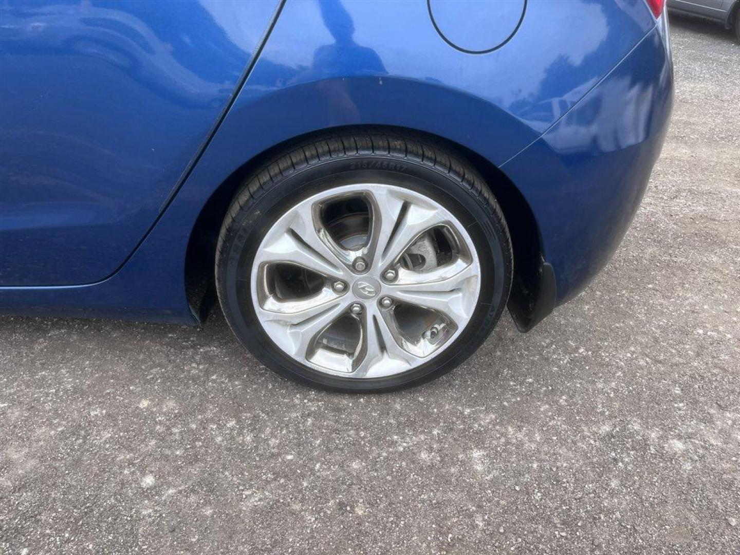 2014 Blue /Black Hyundai Elantra (KMHD35LHXEU) with an 2.0l I-4 DI Dohc Cvvt 2.0 engine, Automatic transmission, located at 745 East Steele Rd., West Columbia, SC, 29170, (803) 755-9148, 33.927212, -81.148483 - Special Internet Price! 2014 Hyundai Elantra with AM/FM radio, Backup camera, Bluetooth, Navigation, Sunroof, Cruise control, Leather interior, Powered windows, Powered door locks, Plus more! - Photo#31