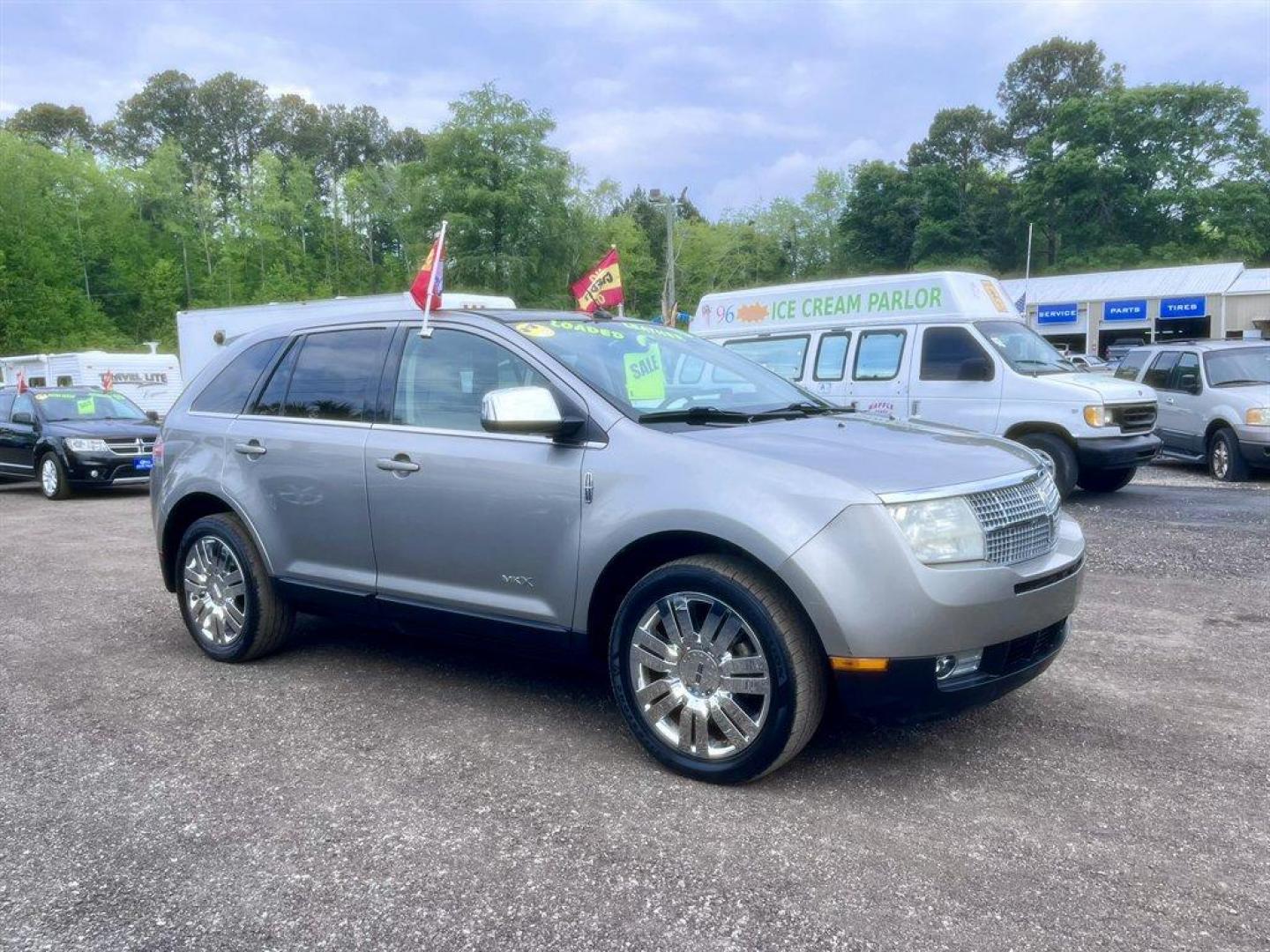 2008 Silver /Grey Lincoln MKX (2LMDU68C28B) with an 3.5l V6 SFI Dohc 24v 3.5l engine, Automatic transmission, located at 745 East Steele Rd., West Columbia, SC, 29170, (803) 755-9148, 33.927212, -81.148483 - Special Internet Price! 2008 Lincoln MKX with AM/FM radio, Backup camera, Navigation, Sunroof, Leather interior, Powered front seats, Powered liftgate, Powered windows, Powered door locks, Plus more! - Photo#2