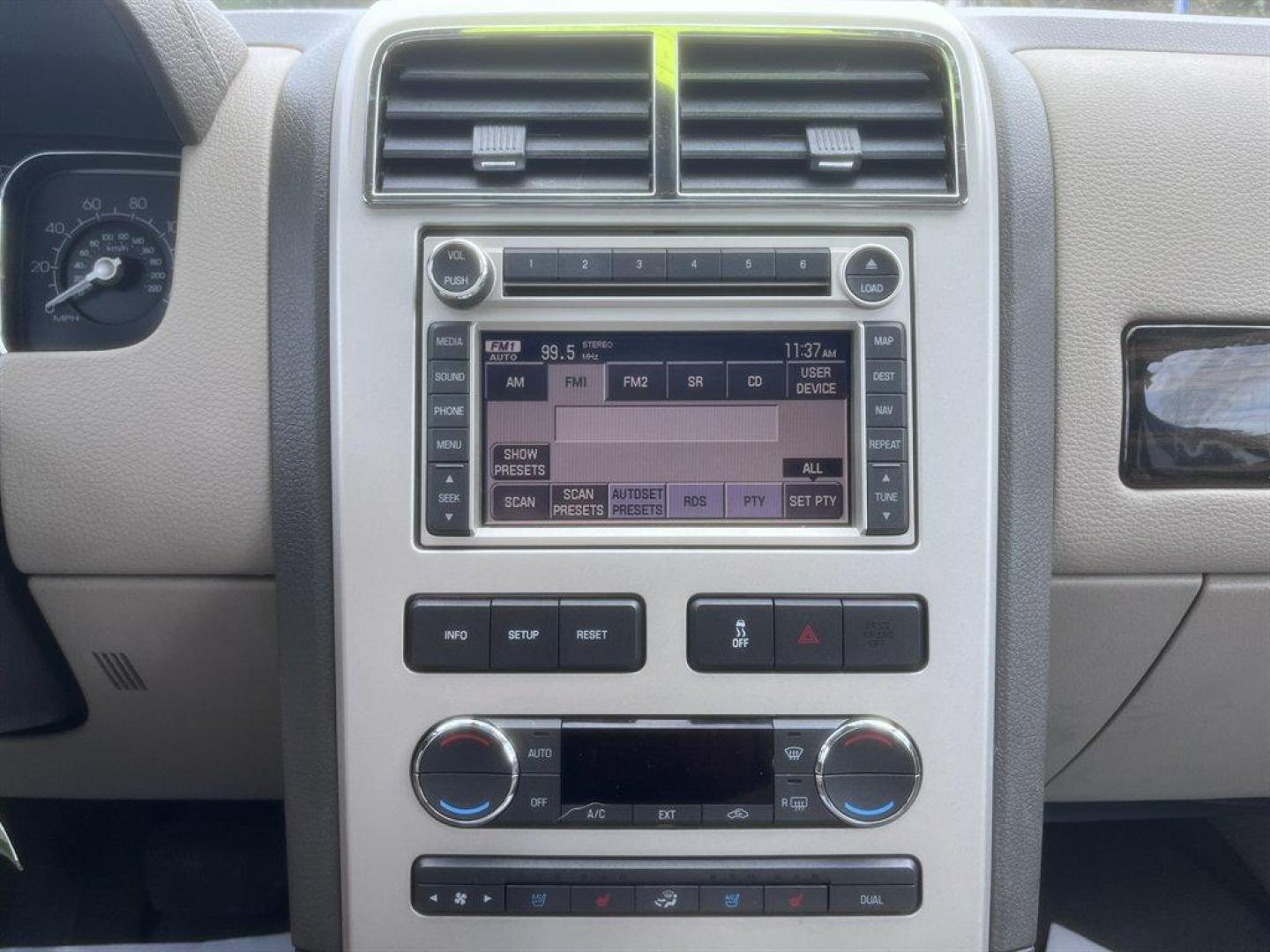 2008 Silver /Grey Lincoln MKX (2LMDU68C28B) with an 3.5l V6 SFI Dohc 24v 3.5l engine, Automatic transmission, located at 745 East Steele Rd., West Columbia, SC, 29170, (803) 755-9148, 33.927212, -81.148483 - Special Internet Price! 2008 Lincoln MKX with AM/FM radio, Backup camera, Navigation, Sunroof, Leather interior, Powered front seats, Powered liftgate, Powered windows, Powered door locks, Plus more! - Photo#12