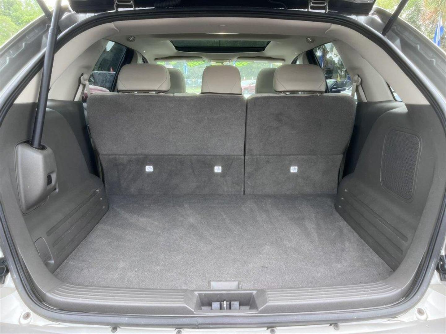 2008 Silver /Grey Lincoln MKX (2LMDU68C28B) with an 3.5l V6 SFI Dohc 24v 3.5l engine, Automatic transmission, located at 745 East Steele Rd., West Columbia, SC, 29170, (803) 755-9148, 33.927212, -81.148483 - Special Internet Price! 2008 Lincoln MKX with AM/FM radio, Backup camera, Navigation, Sunroof, Leather interior, Powered front seats, Powered liftgate, Powered windows, Powered door locks, Plus more! - Photo#28