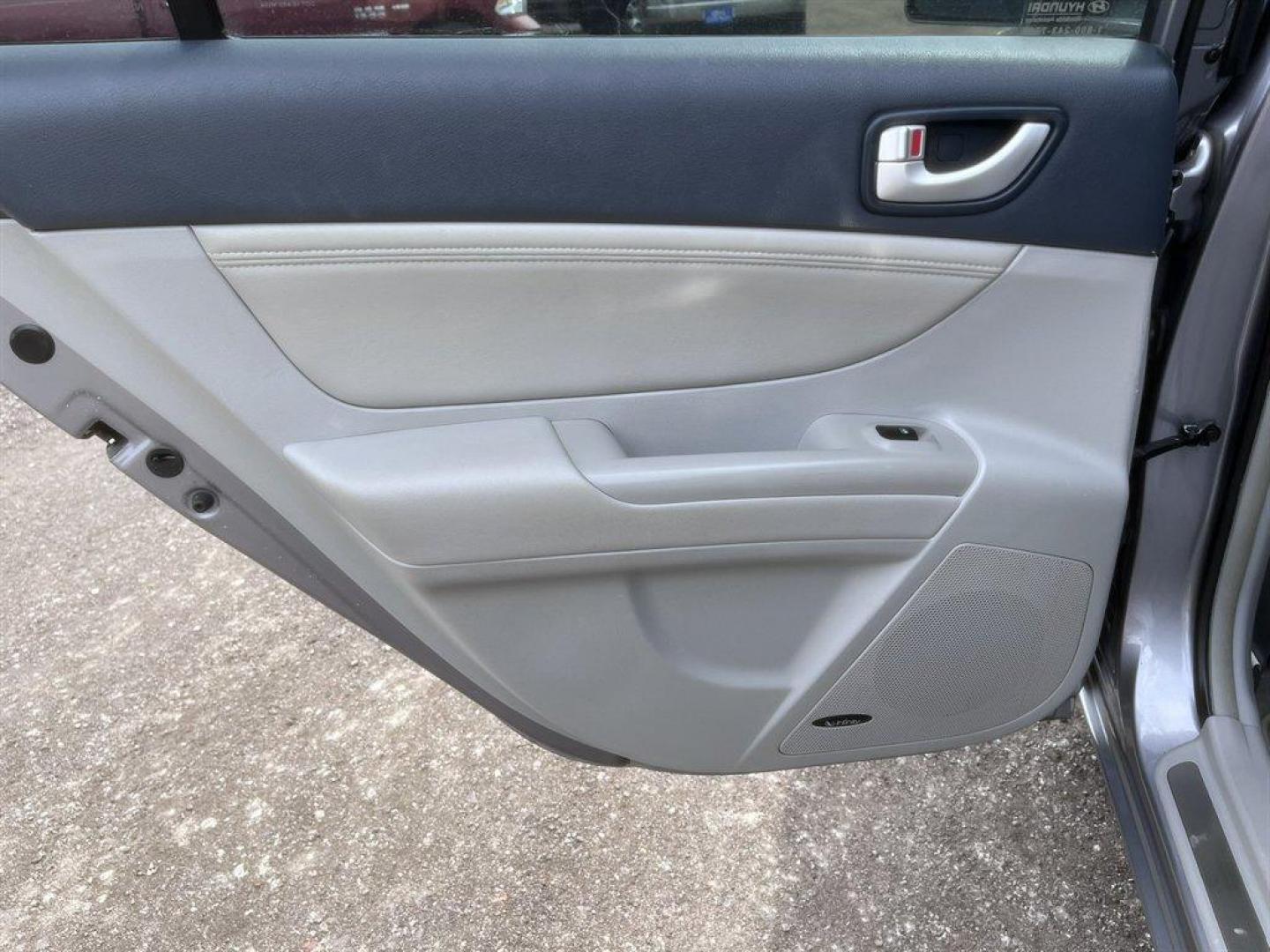 2008 Grey /Grey Hyundai Sonata (5NPEU46F48H) with an 3.3l V6 MPI Dohc 3.3l engine, Automatic transmission, located at 745 East Steele Rd., West Columbia, SC, 29170, (803) 755-9148, 33.927212, -81.148483 - Special Internet Price! 2008 Hyundai Sonata with AM/FM radio, Cruise control, Sunroof, Powered driver seat, Leather interior, Powered windows, Powered door locks, Plus more! - Photo#24