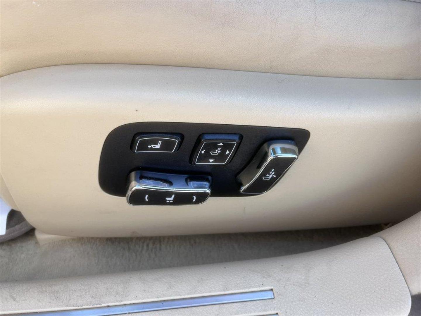 2013 Black /Tan Lexus LS 460 (JTHBL5EF9D5) with an 4.6l V8 SFI Dohc VVT-I 4. engine, Automatic transmission, located at 745 East Steele Rd., West Columbia, SC, 29170, (803) 755-9148, 33.927212, -81.148483 - Special Internet Price! 2013 Lexus LS with AM/FM radio, Backup camera, Navigation, Sunroof, Push to start, Keyless entry, Powered front seats, Heating and cooling front seats, Leather interior, Powered windows, Powered door locks, Plus more! - Photo#25