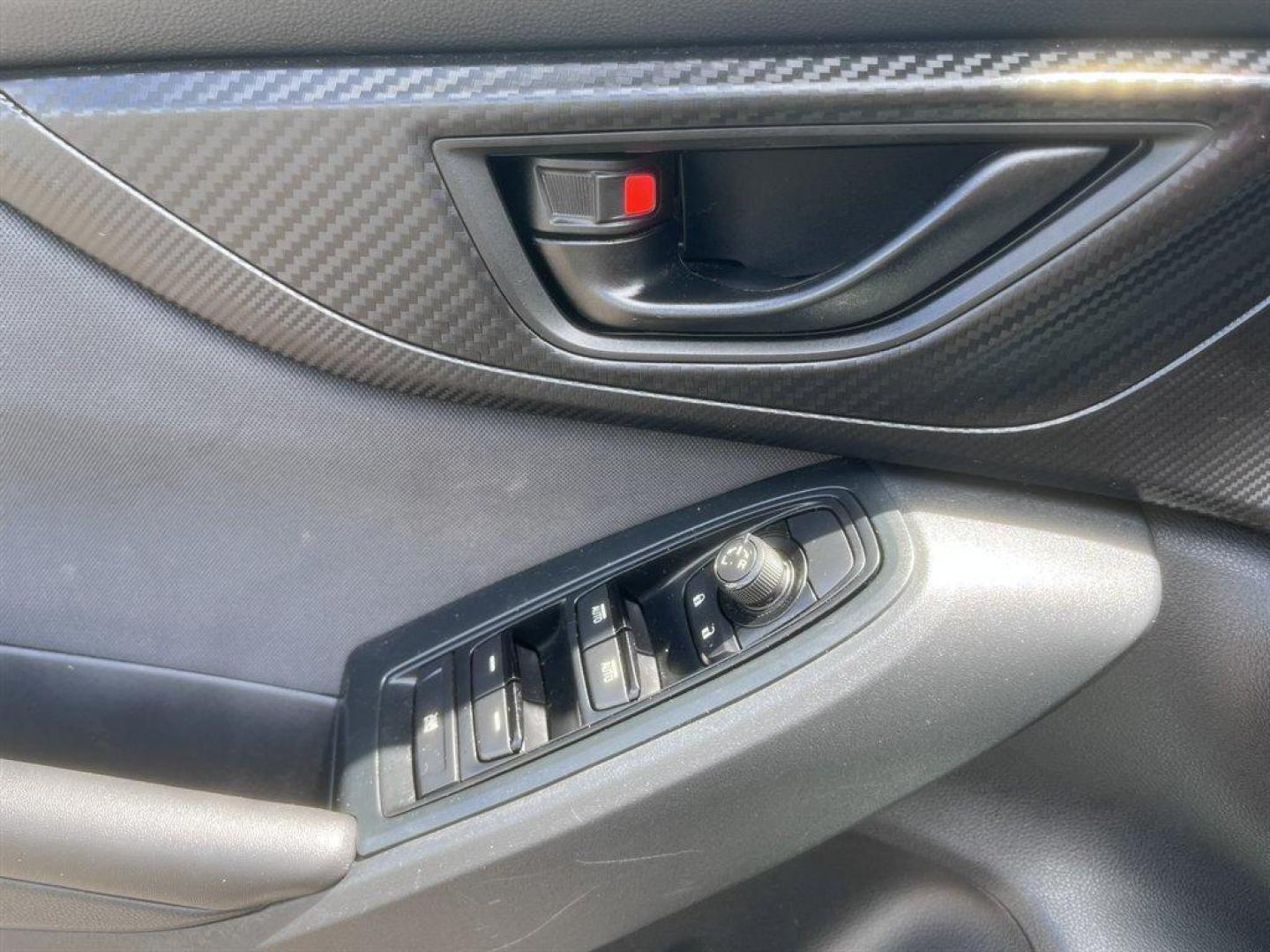 2019 White /Black Subaru Crosstrek (JF2GTACCXK9) with an 2.0l H-4 DI Dohc 2.0l engine, Manual transmission, located at 745 East Steele Rd., West Columbia, SC, 29170, (803) 755-9148, 33.927212, -81.148483 - Special Internet Price! 2019 Subaru Crosstrek - Photo#21