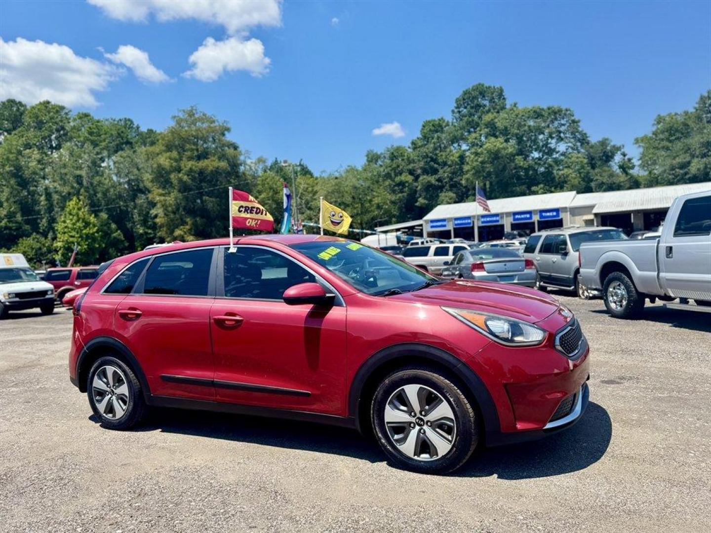 2019 Red /Black Kia Niro (KNDCB3LC2K5) with an 1.6l I-4 DI Dohc Hybrid 1 engine, Automatic transmission, located at 745 East Steele Rd., West Columbia, SC, 29170, (803) 755-9148, 33.927212, -81.148483 - Special Internet Price! 2019 Kia Niro with AM/FM radio, Backup camera, Bluetooth, Cruise control, Cloth interior, Powered windows, Powered door locks, Plus more! - Photo#2