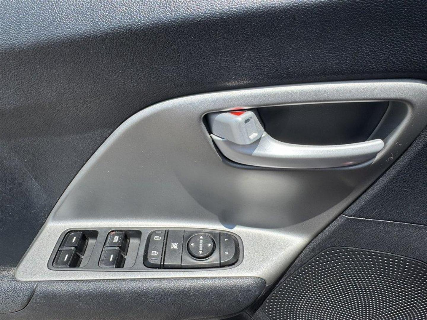 2019 Red /Black Kia Niro (KNDCB3LC2K5) with an 1.6l I-4 DI Dohc Hybrid 1 engine, Automatic transmission, located at 745 East Steele Rd., West Columbia, SC, 29170, (803) 755-9148, 33.927212, -81.148483 - Special Internet Price! 2019 Kia Niro with AM/FM radio, Backup camera, Bluetooth, Cruise control, Cloth interior, Powered windows, Powered door locks, Plus more! - Photo#21