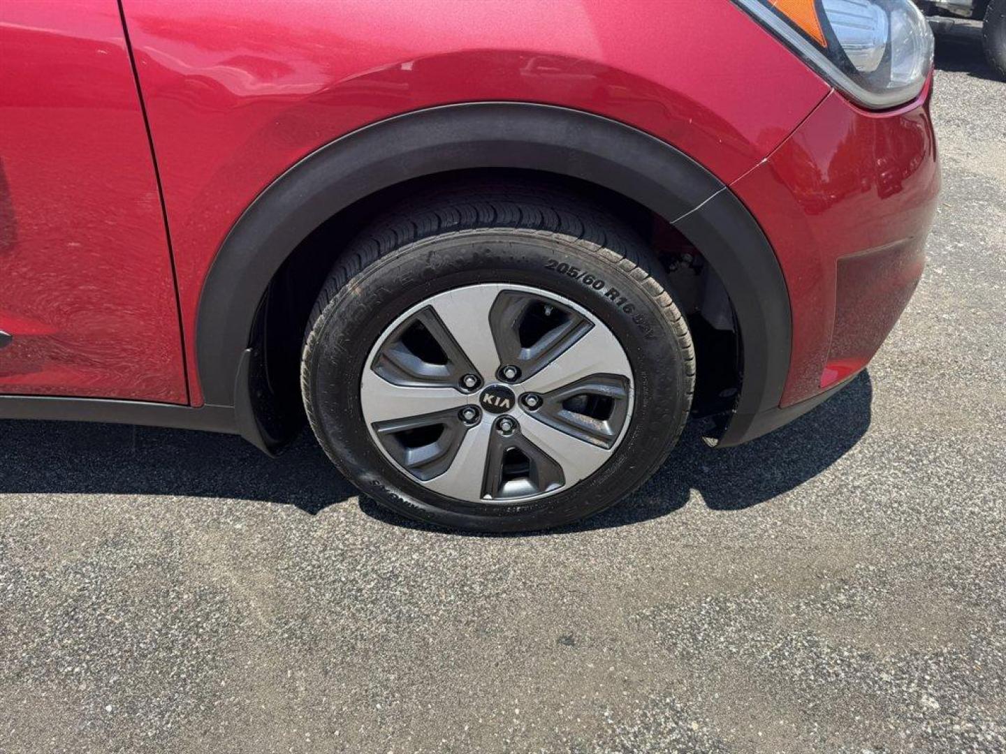 2019 Red /Black Kia Niro (KNDCB3LC2K5) with an 1.6l I-4 DI Dohc Hybrid 1 engine, Automatic transmission, located at 745 East Steele Rd., West Columbia, SC, 29170, (803) 755-9148, 33.927212, -81.148483 - Special Internet Price! 2019 Kia Niro with AM/FM radio, Backup camera, Bluetooth, Cruise control, Cloth interior, Powered windows, Powered door locks, Plus more! - Photo#30