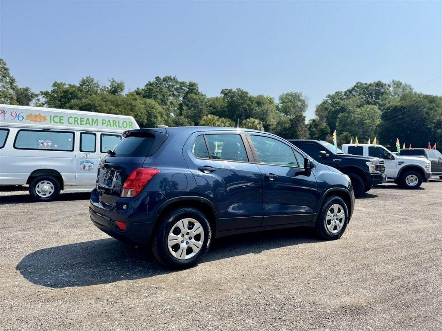 2018 Blue /Black Chevrolet Trax (3GNCJKSB5JL) with an 1.4l I-4 MFI Dohc T/C 1.4 engine, Automatic transmission, located at 745 East Steele Rd., West Columbia, SC, 29170, (803) 755-9148, 33.927212, -81.148483 - Special Internet Price! 2018 Chevrolet Trax with AM/FM radio, Backup camera, Cruise control, Cloth interior, Powered windows, Powered door locks, Plus more! - Photo#3