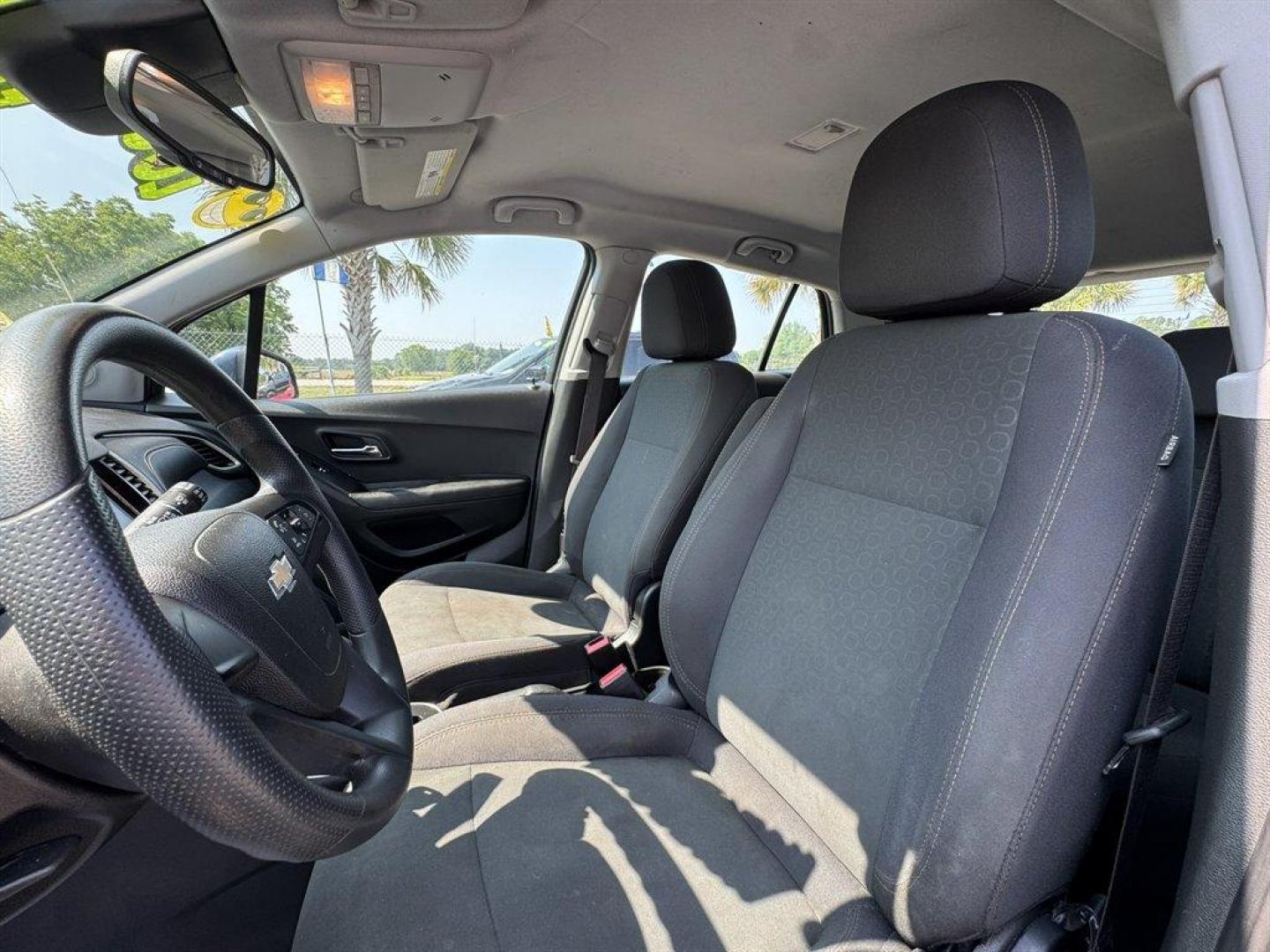 2018 Blue /Black Chevrolet Trax (3GNCJKSB5JL) with an 1.4l I-4 MFI Dohc T/C 1.4 engine, Automatic transmission, located at 745 East Steele Rd., West Columbia, SC, 29170, (803) 755-9148, 33.927212, -81.148483 - Special Internet Price! 2018 Chevrolet Trax with AM/FM radio, Backup camera, Cruise control, Cloth interior, Powered windows, Powered door locks, Plus more! - Photo#18